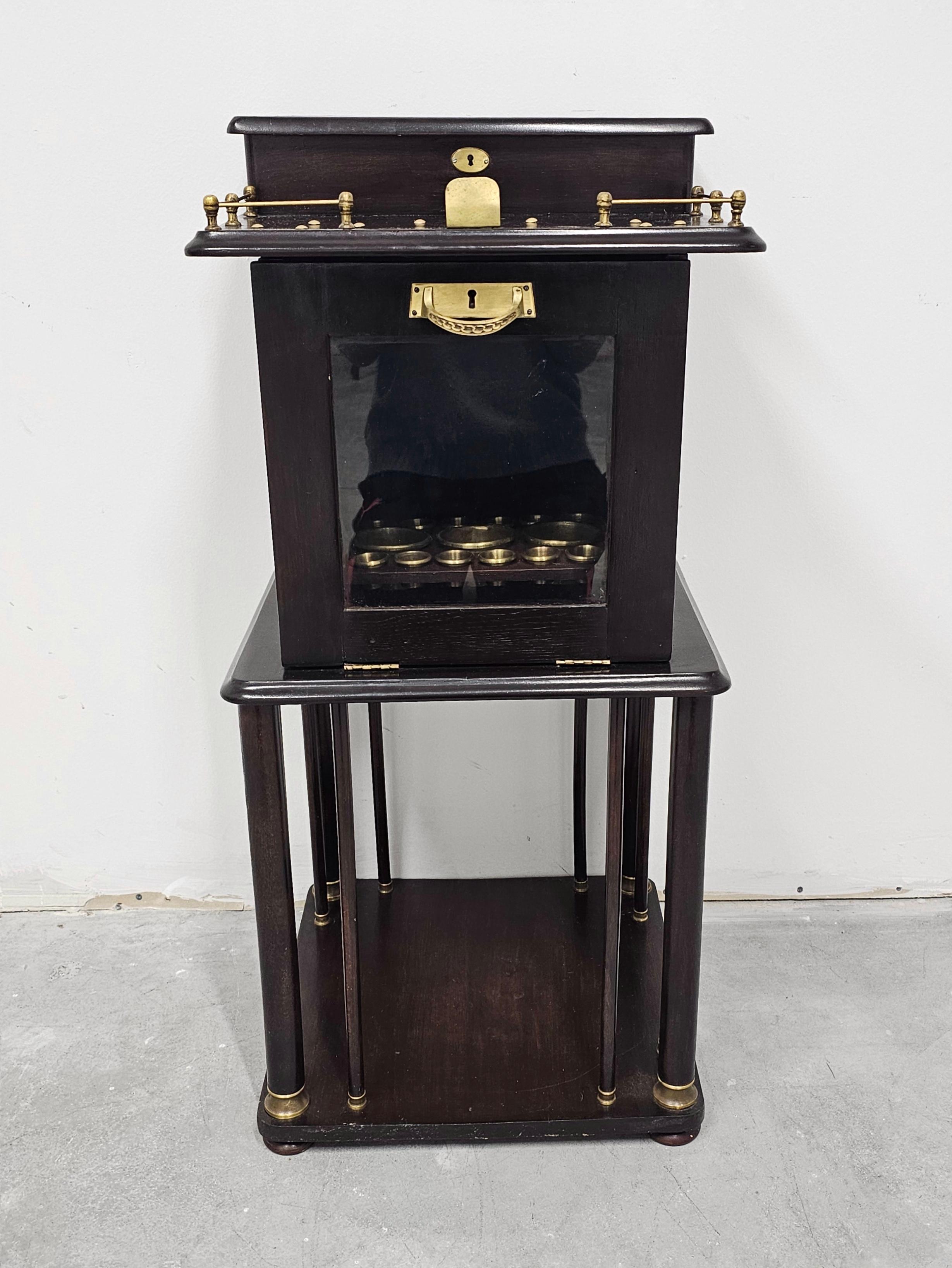Jugendstil Cigar Humidor Cabinet, Austria 1910s In Good Condition For Sale In Beograd, RS