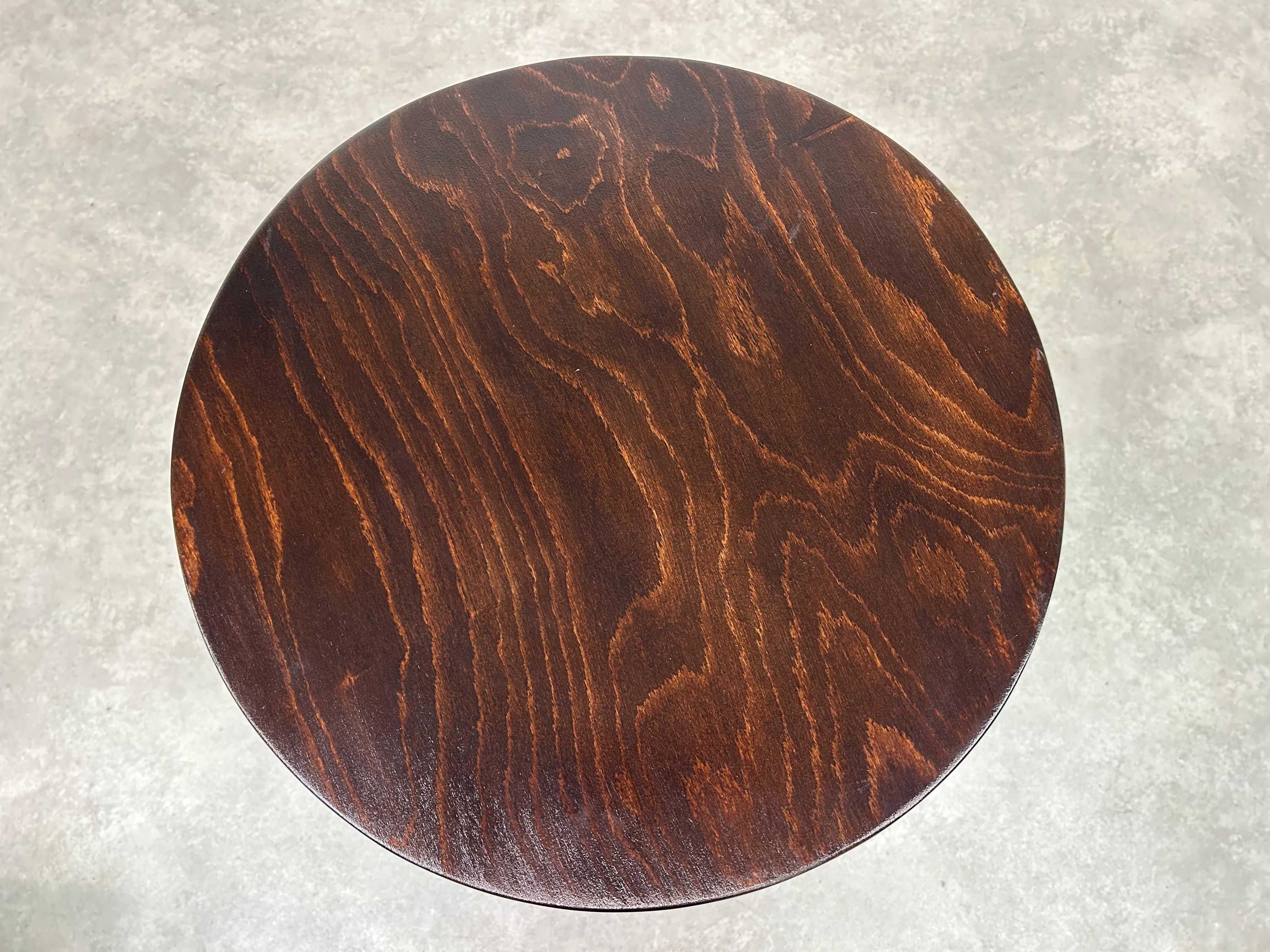 Table basse Jugendstil n° 406 de Josef Hoffmann pour Cabaret Fledermaus Excellent état - En vente à Banská Štiavnica, SK