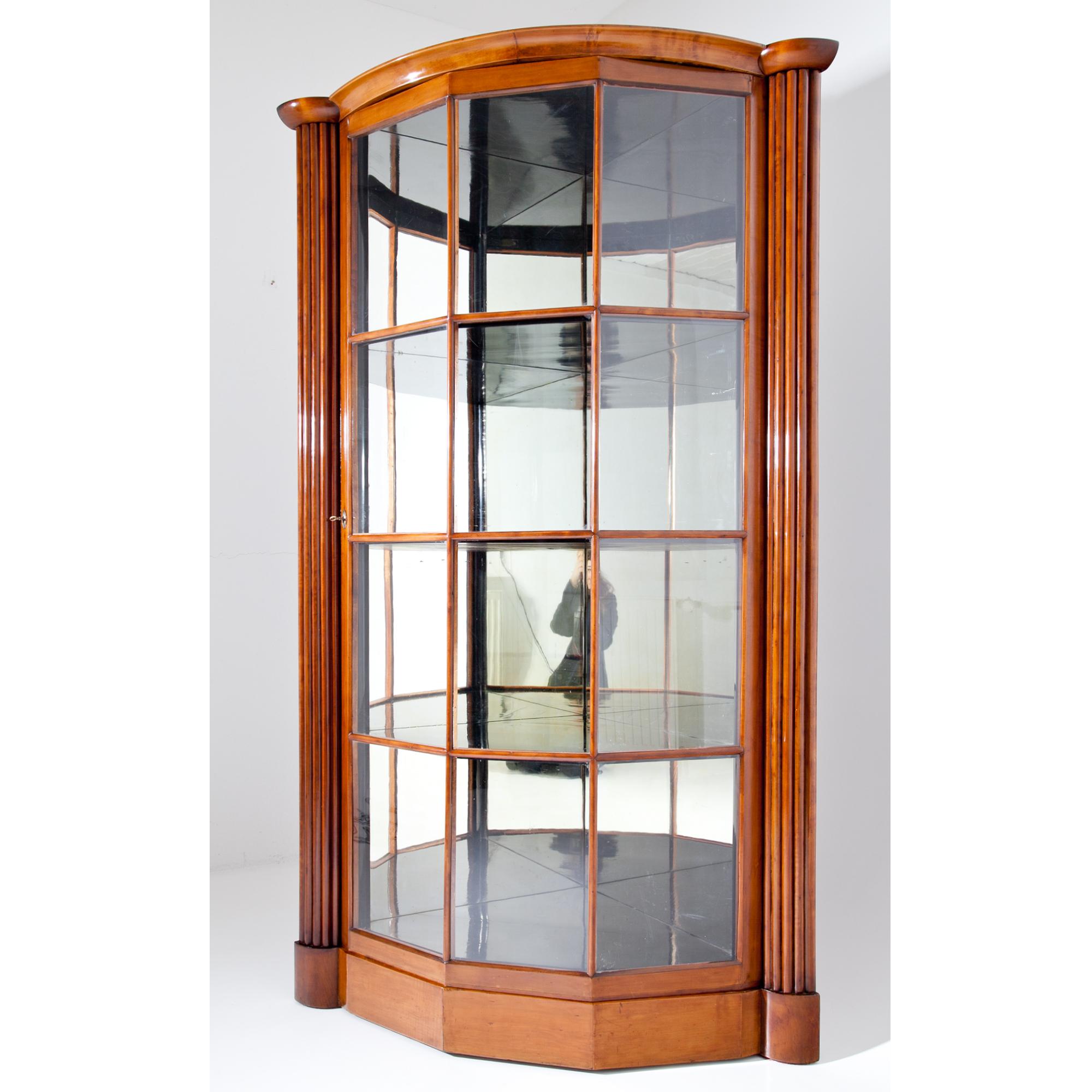display case corner
