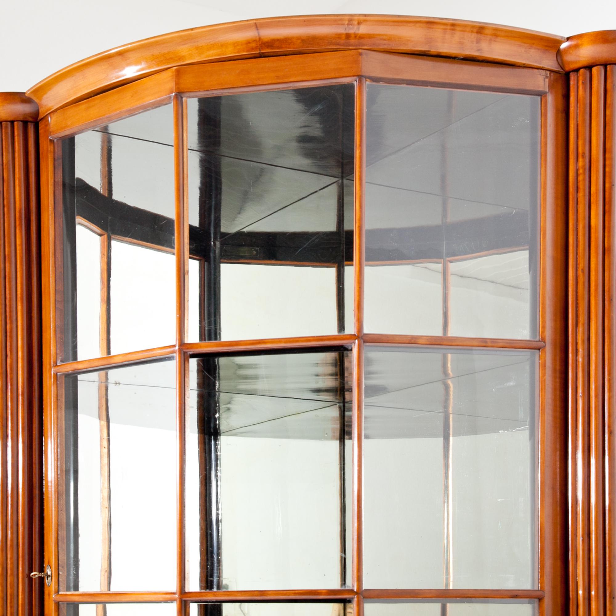 Austrian Jugendstil Corner Display Case, Vienna, circa 1920