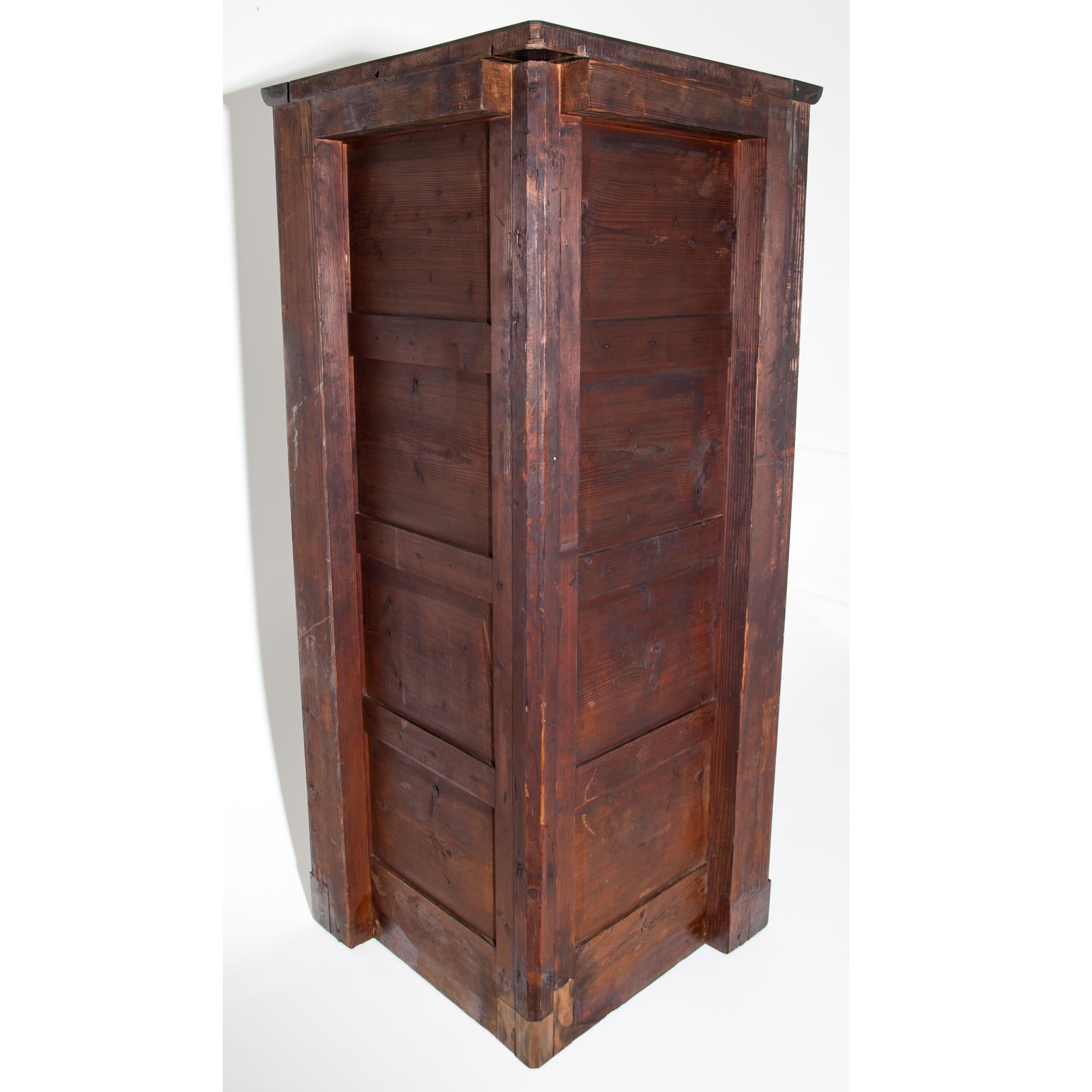 Jugendstil Corner Display Case, Vienna, circa 1920 1