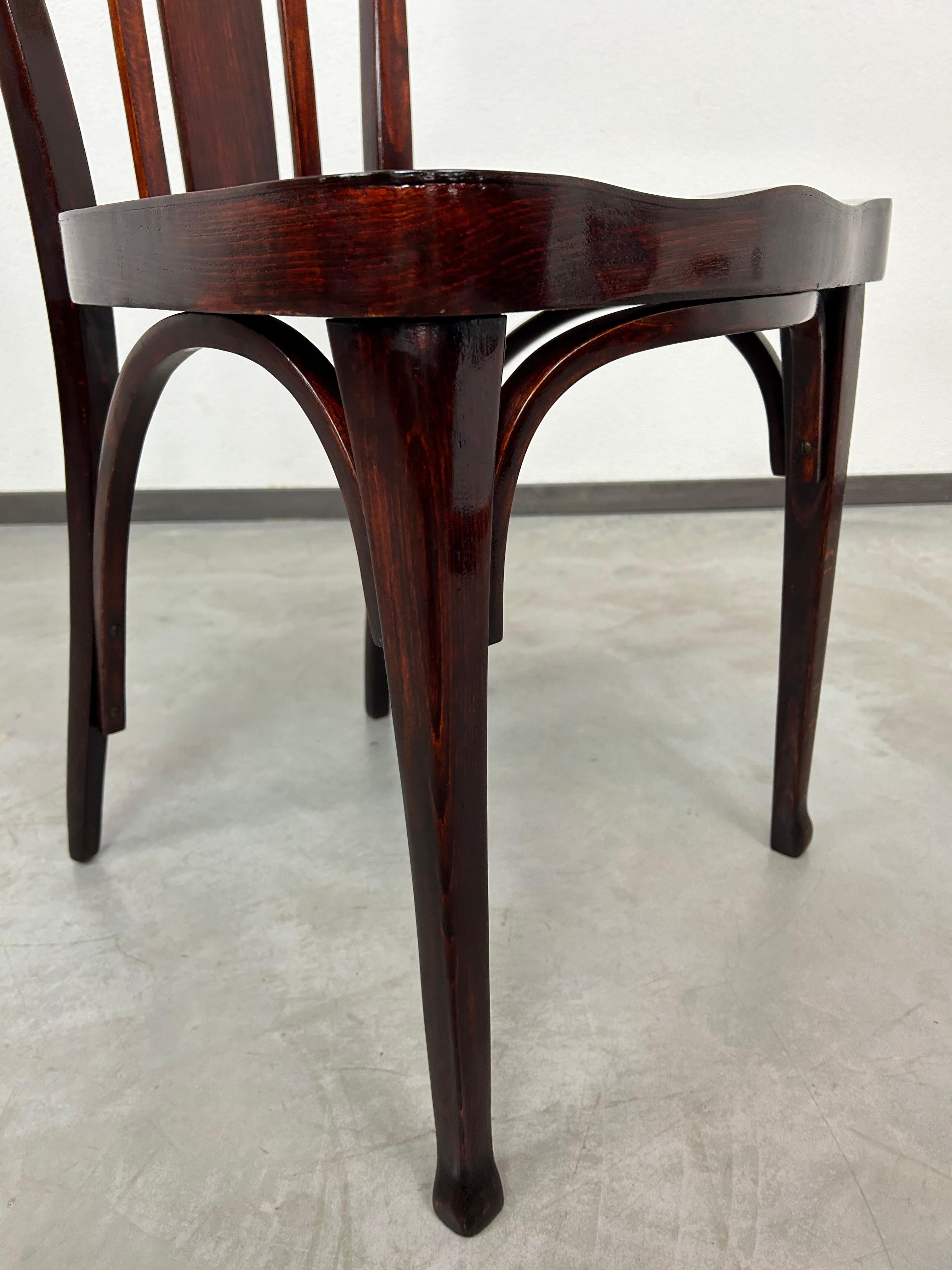 Jugendstil dining chair by Thonet In Excellent Condition For Sale In Banská Štiavnica, SK