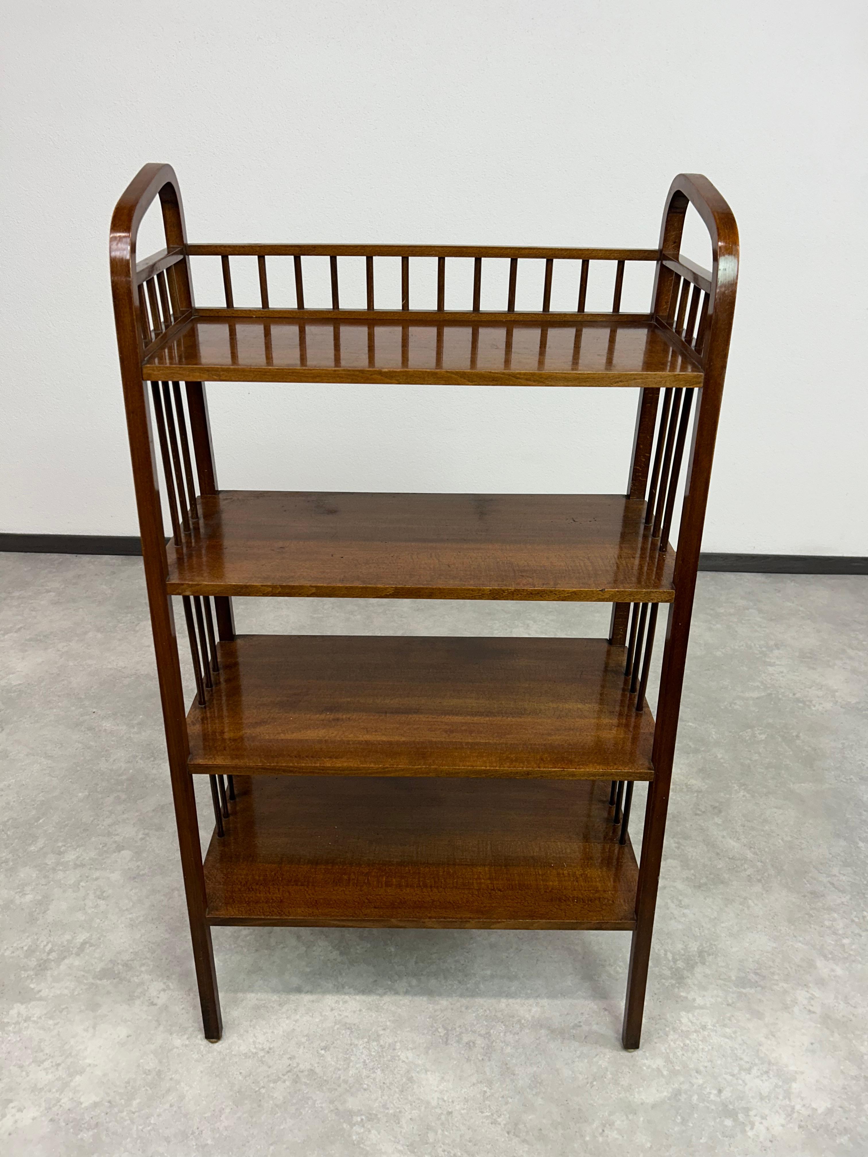 Austriaco Etagere Jugendstil di Thonet Debrecen in vendita