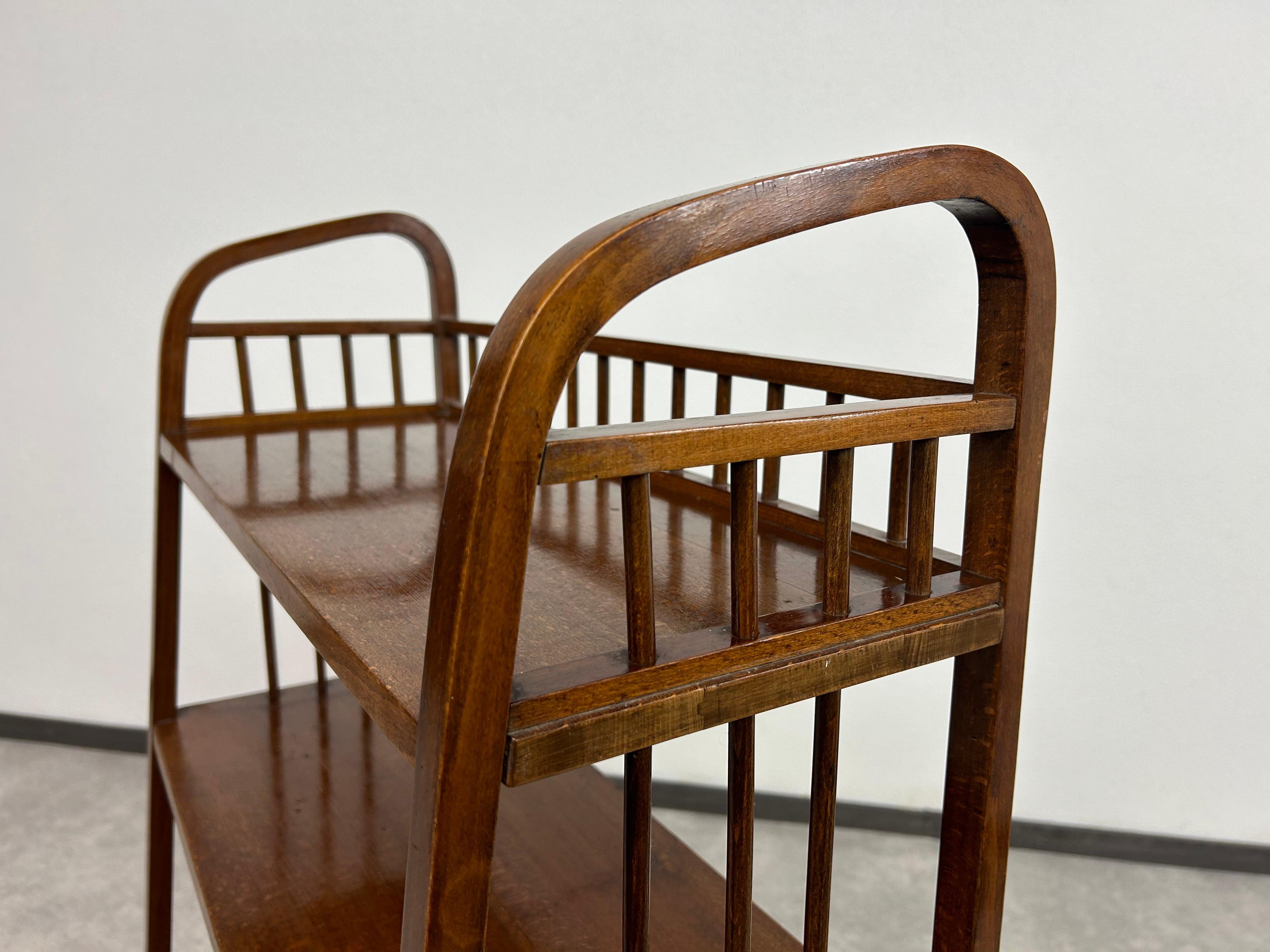 Faggio Etagere Jugendstil di Thonet Debrecen in vendita