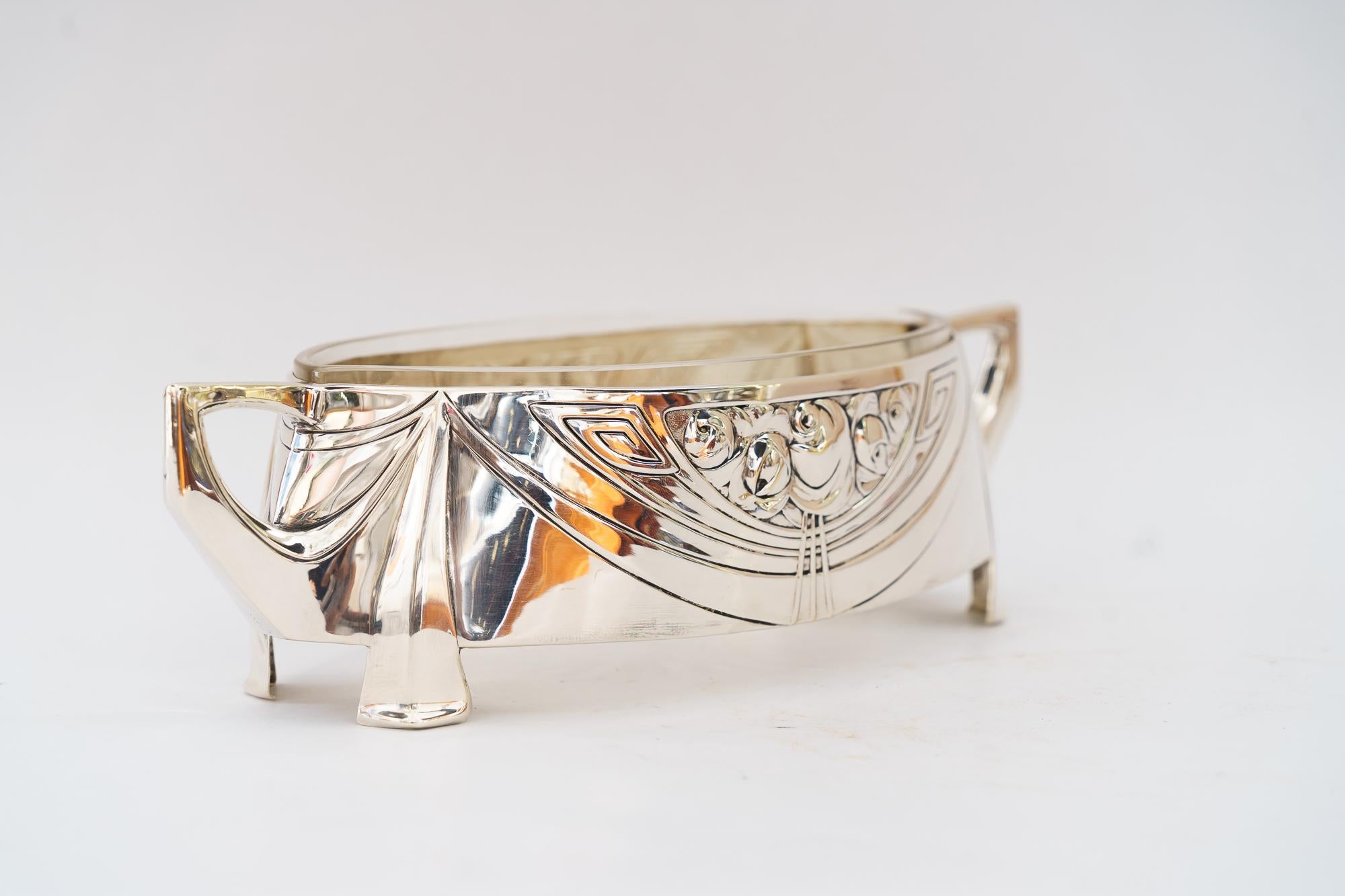 jugendstil fruit bowl brass silvered with original glass around 1908 In Good Condition For Sale In Wien, AT
