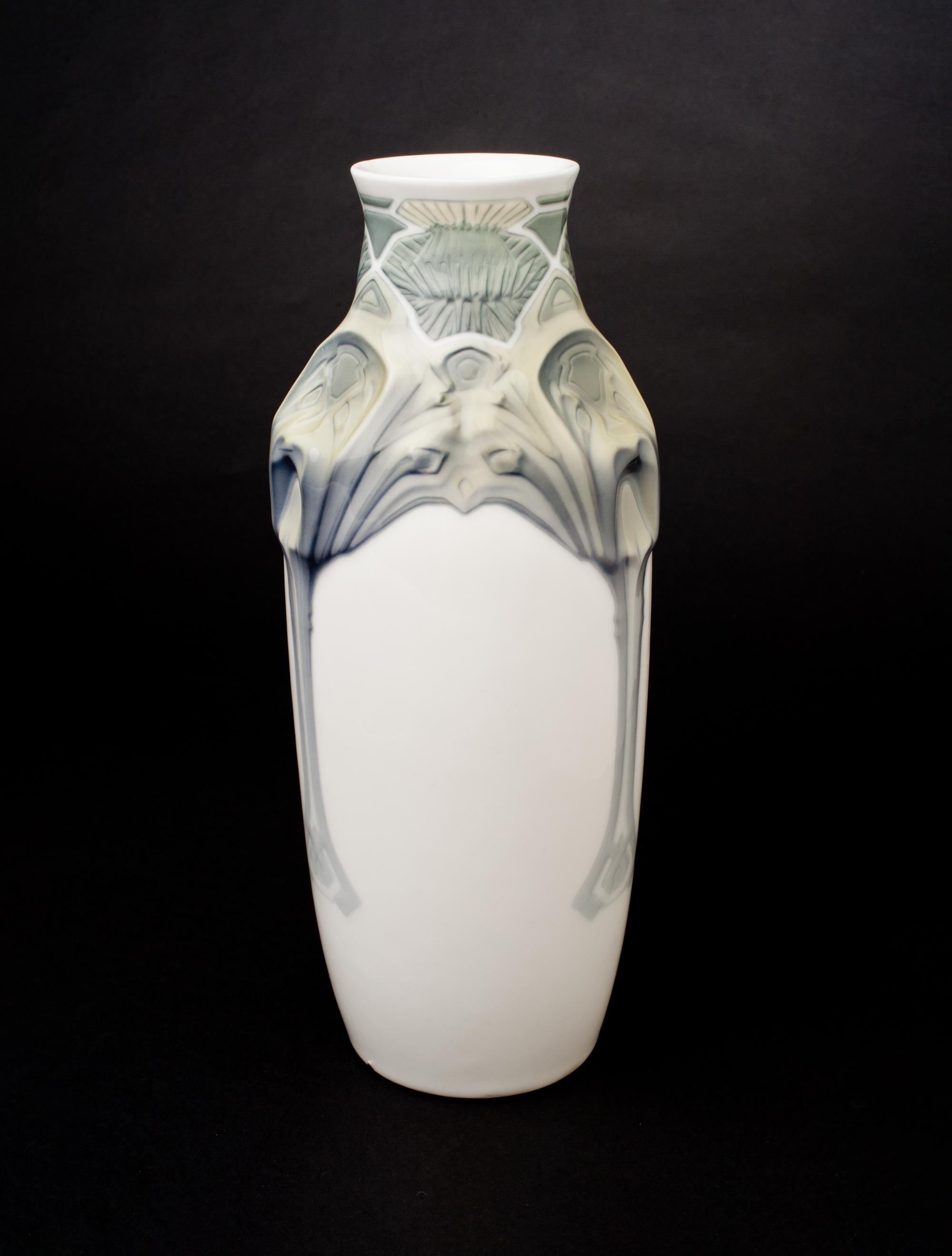 Jugendstil Geometric Thistle Vase by Theodor Schmutz-Baudiss for Konigliche In Excellent Condition For Sale In Chicago, US
