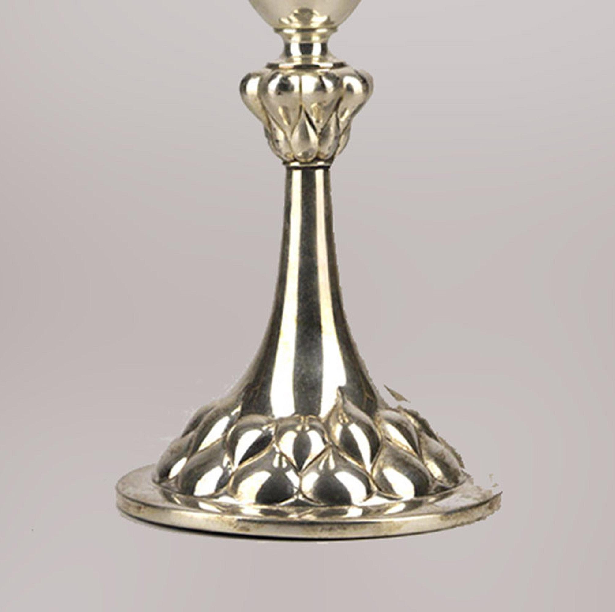 Placcato Vaso per trofei Jugendstil tedesco placcato in argento a forma di calice di WMF in vendita