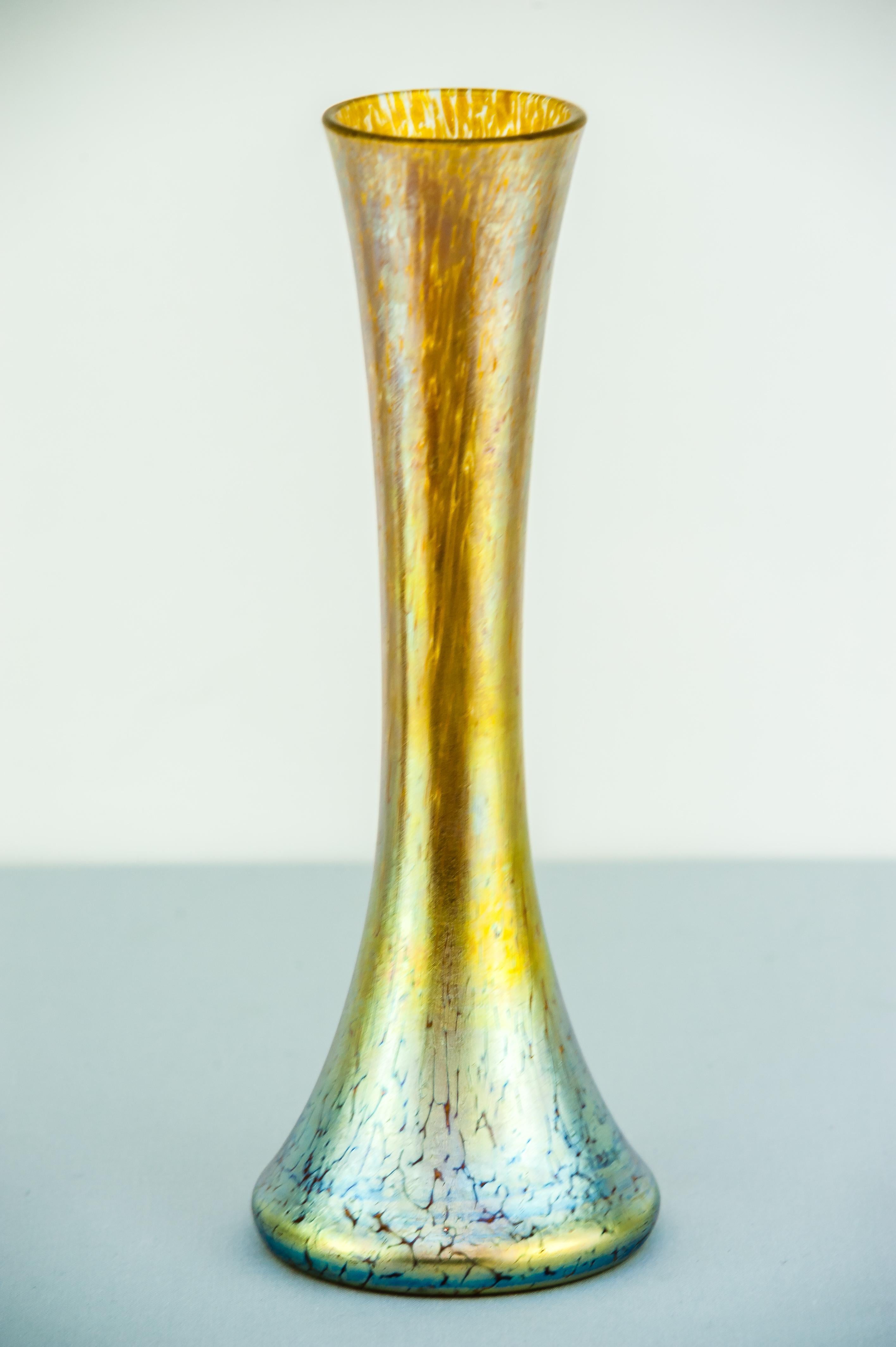 Jugendstil Loetz vase, circa 1903
Original condition.