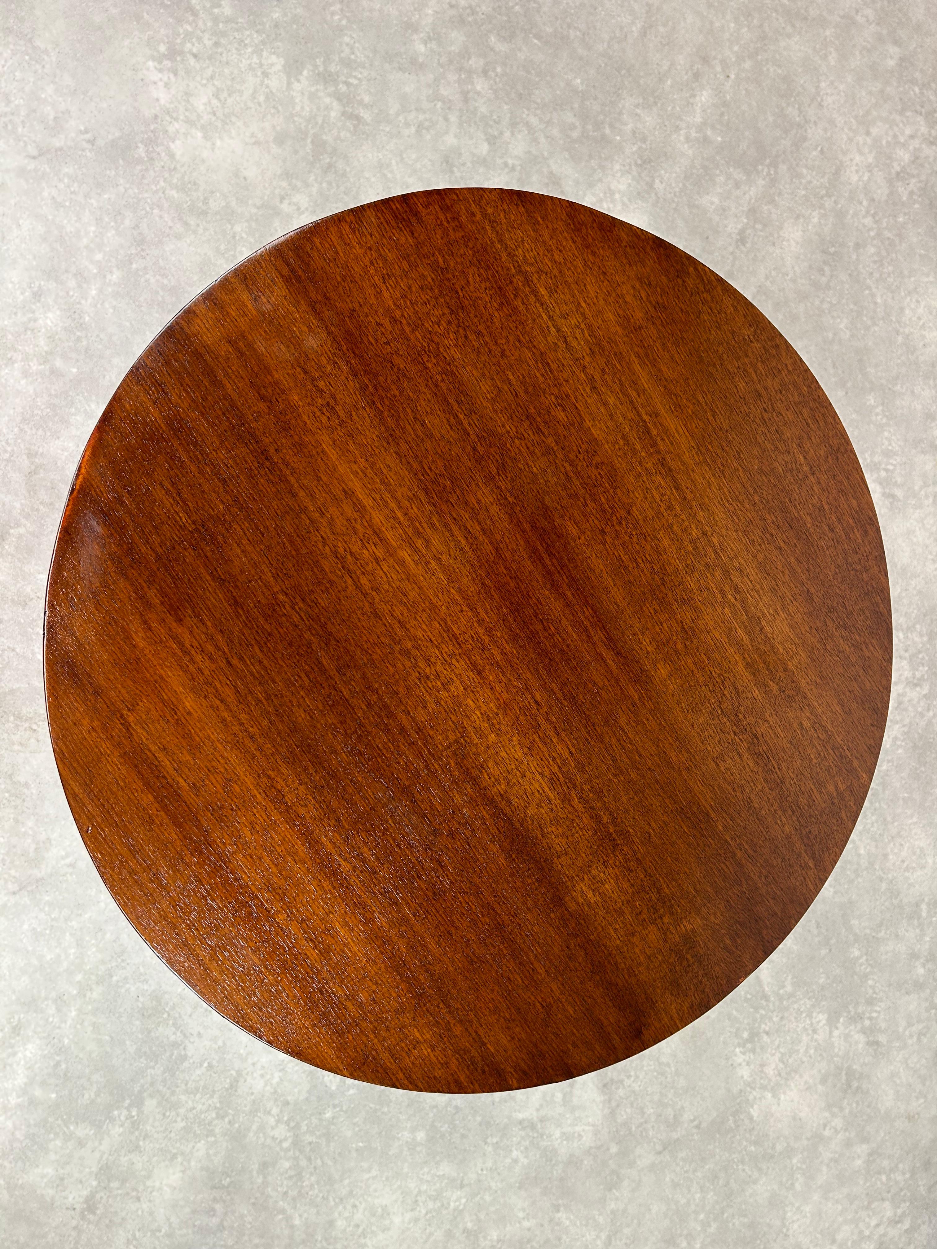 Début du 20ème siècle Table basse en acajou Jugendstil en vente