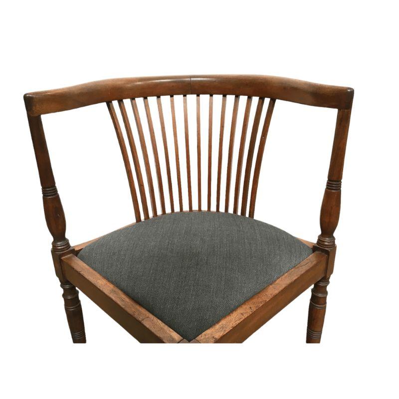Jugendstil Maple Wood Corner Chair with Upholstered Seat by Adolf Loos, c. 1900 In Good Condition For Sale In Van Nuys, CA