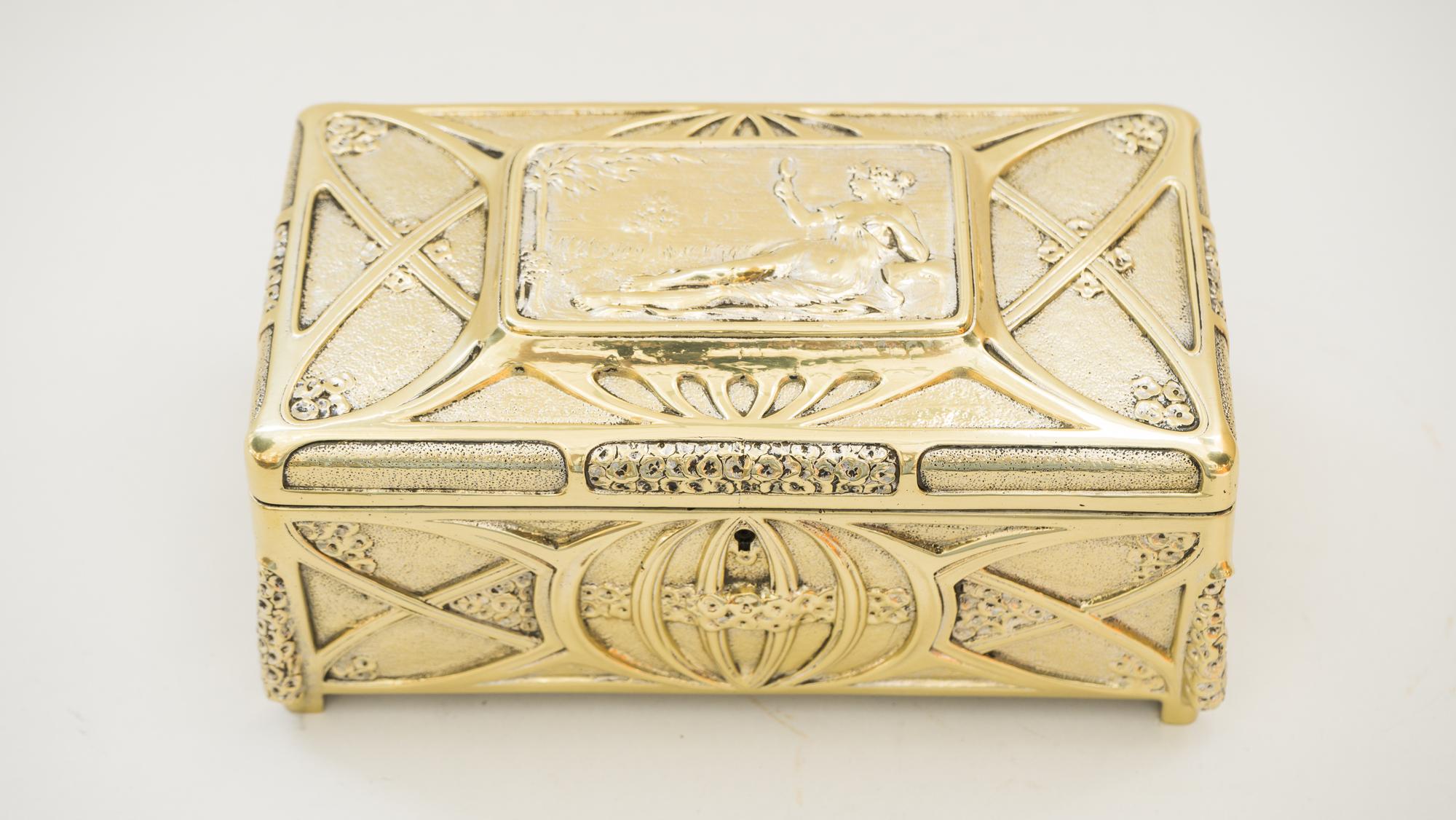 Jugendstil Massive Jewelry Box, Vienna, circa 1908s 3