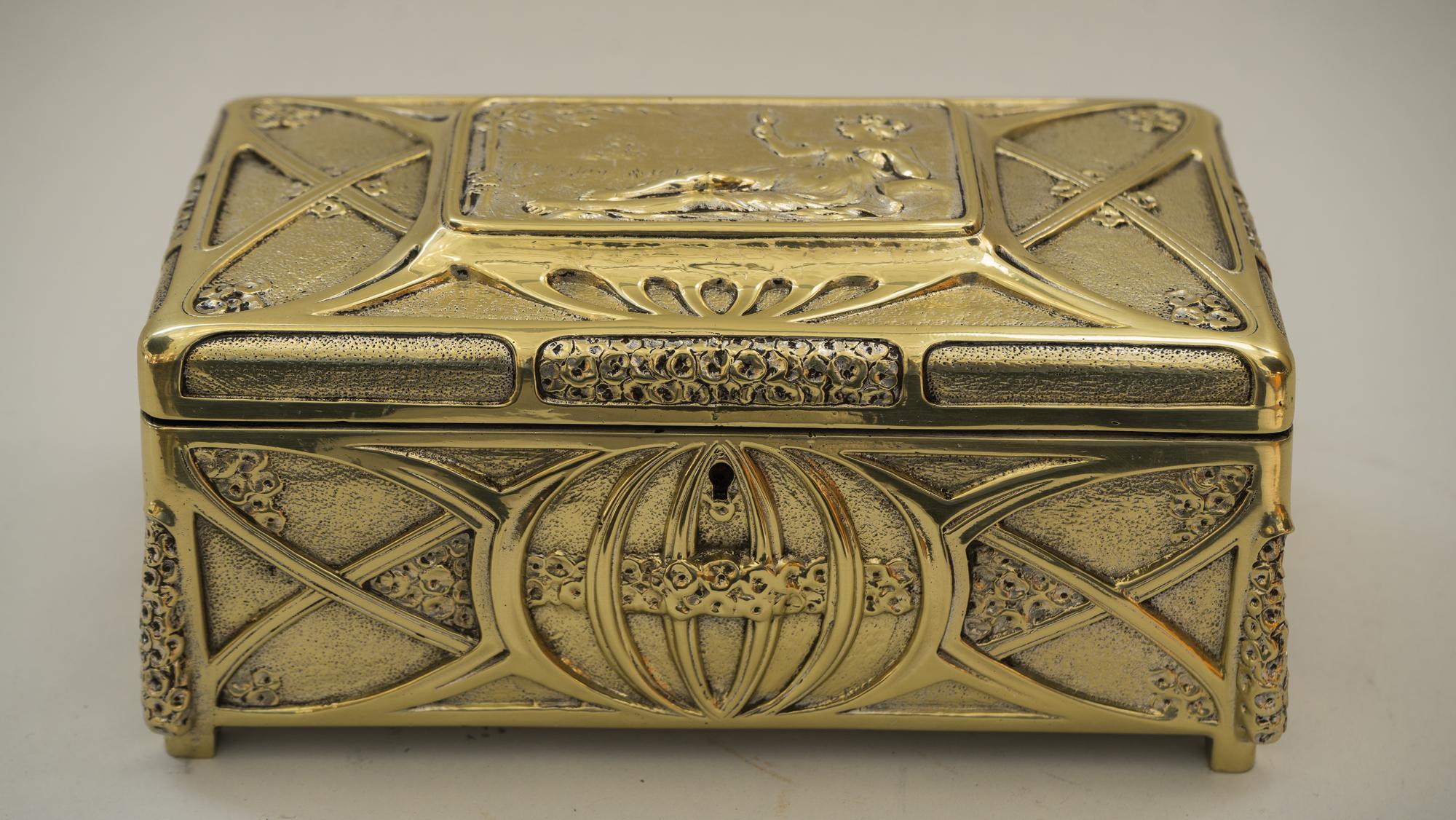 Jugendstil Massive Jewelry Box, Vienna, circa 1908s 12
