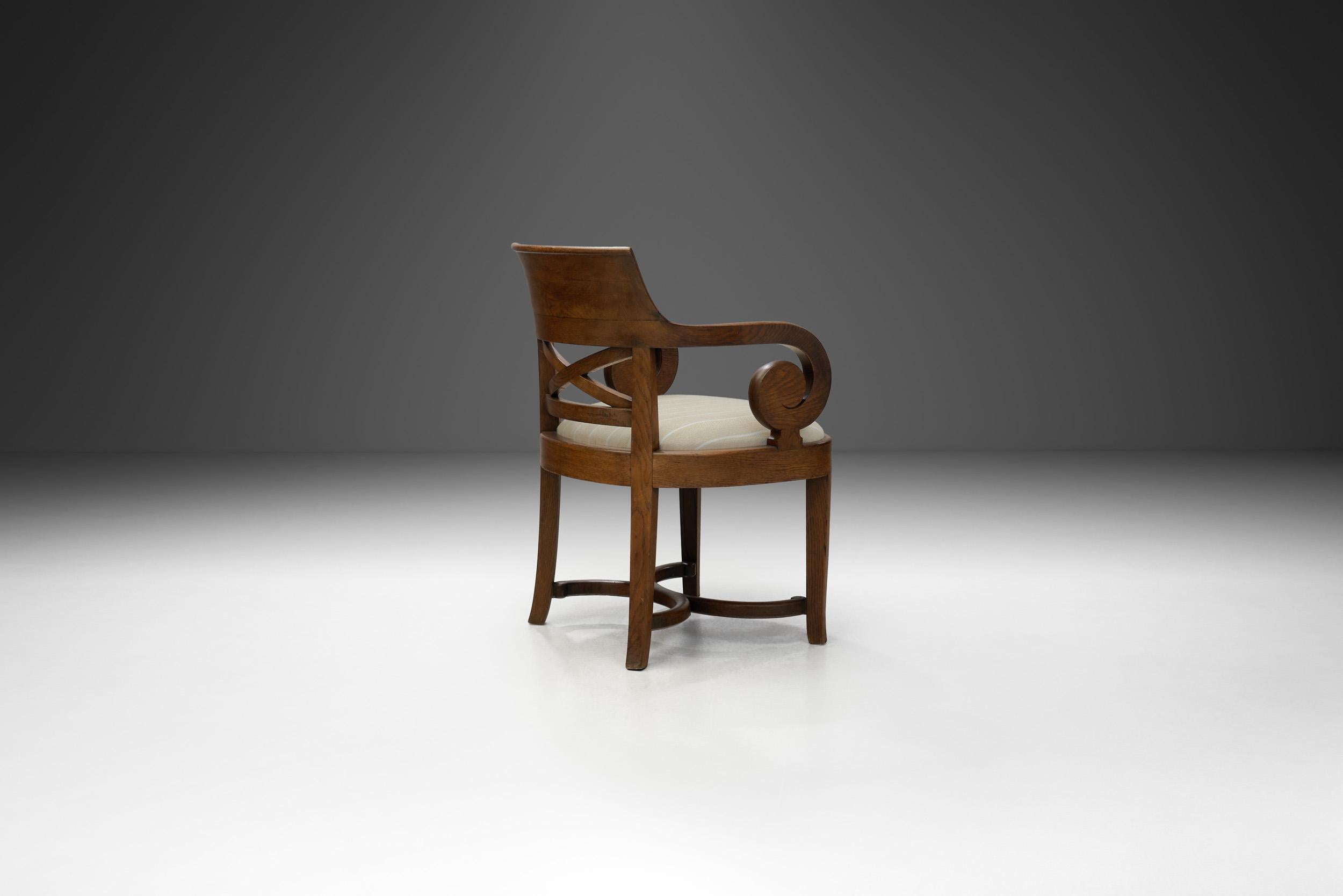 Jugendstil Oak Armchair by Nordiska Kompaniet, Sweden 1913 In Good Condition For Sale In Utrecht, NL