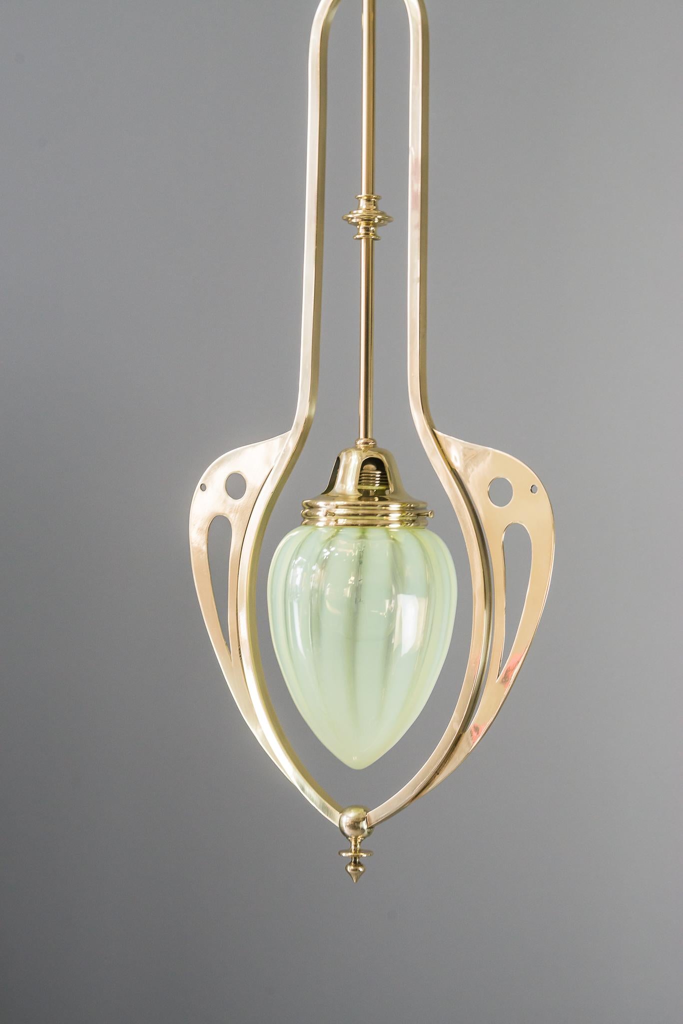 Jugendstil Pendant Vienna circa 1909 with Original Green Opaline Glass In Excellent Condition In Wien, AT