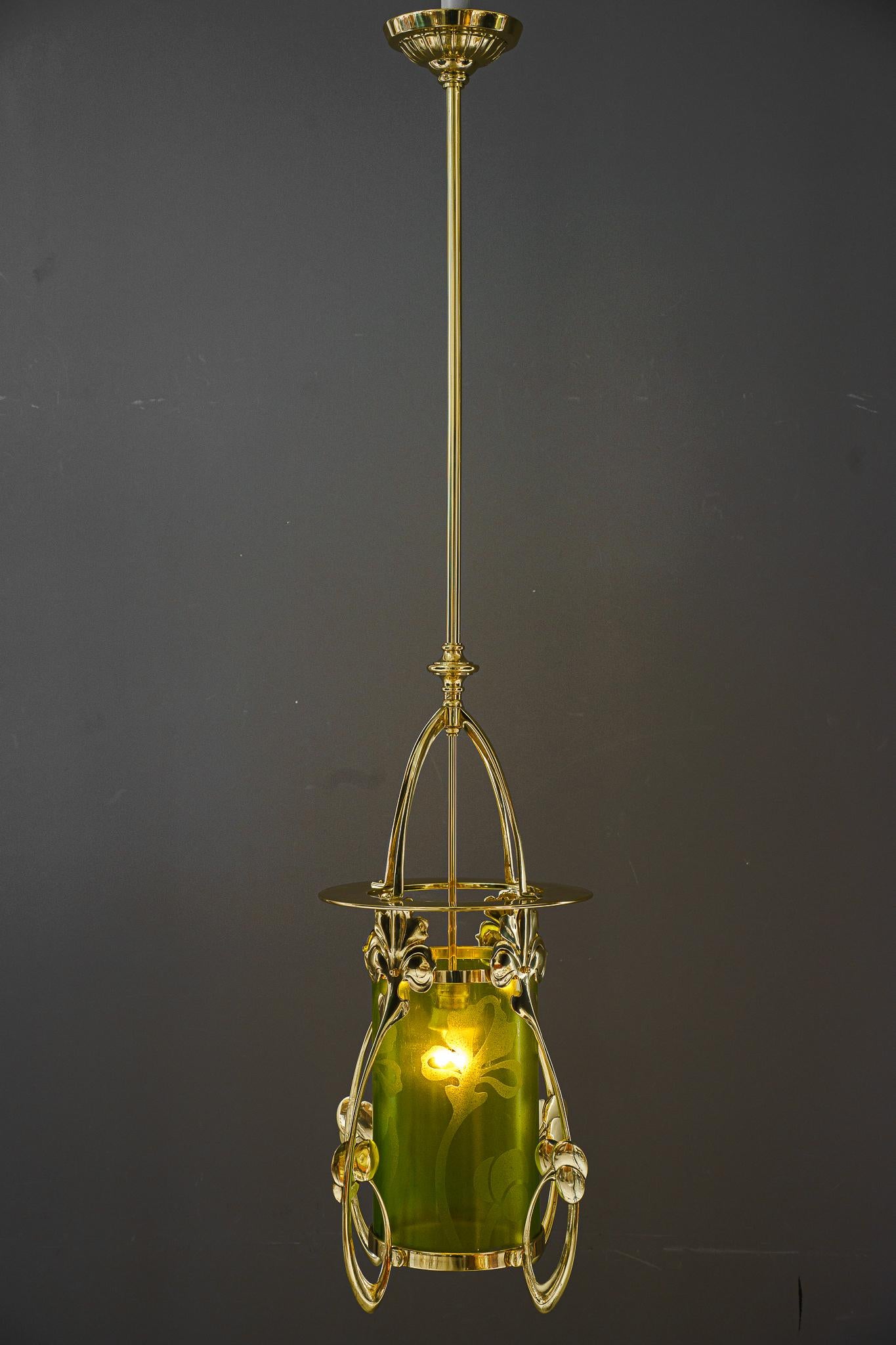 Jugendstil-Pendelleuchte mit handbemalter Glasschirm Vienna aus der Zeit um 1908 im Angebot 7