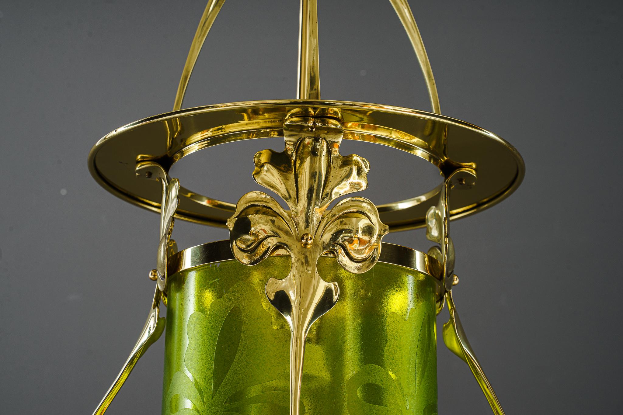 Jugendstil-Pendelleuchte mit handbemalter Glasschirm Vienna aus der Zeit um 1908 im Zustand „Gut“ im Angebot in Wien, AT