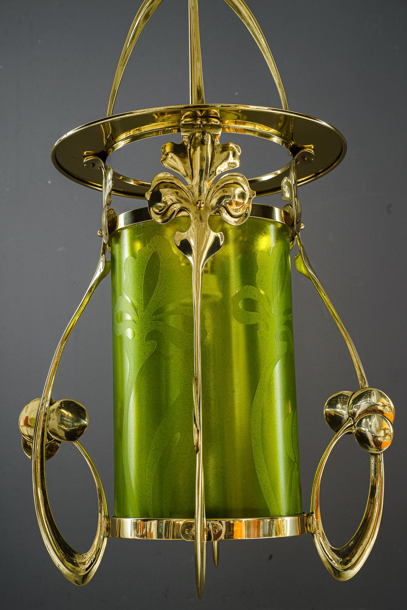 Jugendstil-Pendelleuchte mit handbemalter Glasschirm Vienna aus der Zeit um 1908 (Frühes 20. Jahrhundert) im Angebot