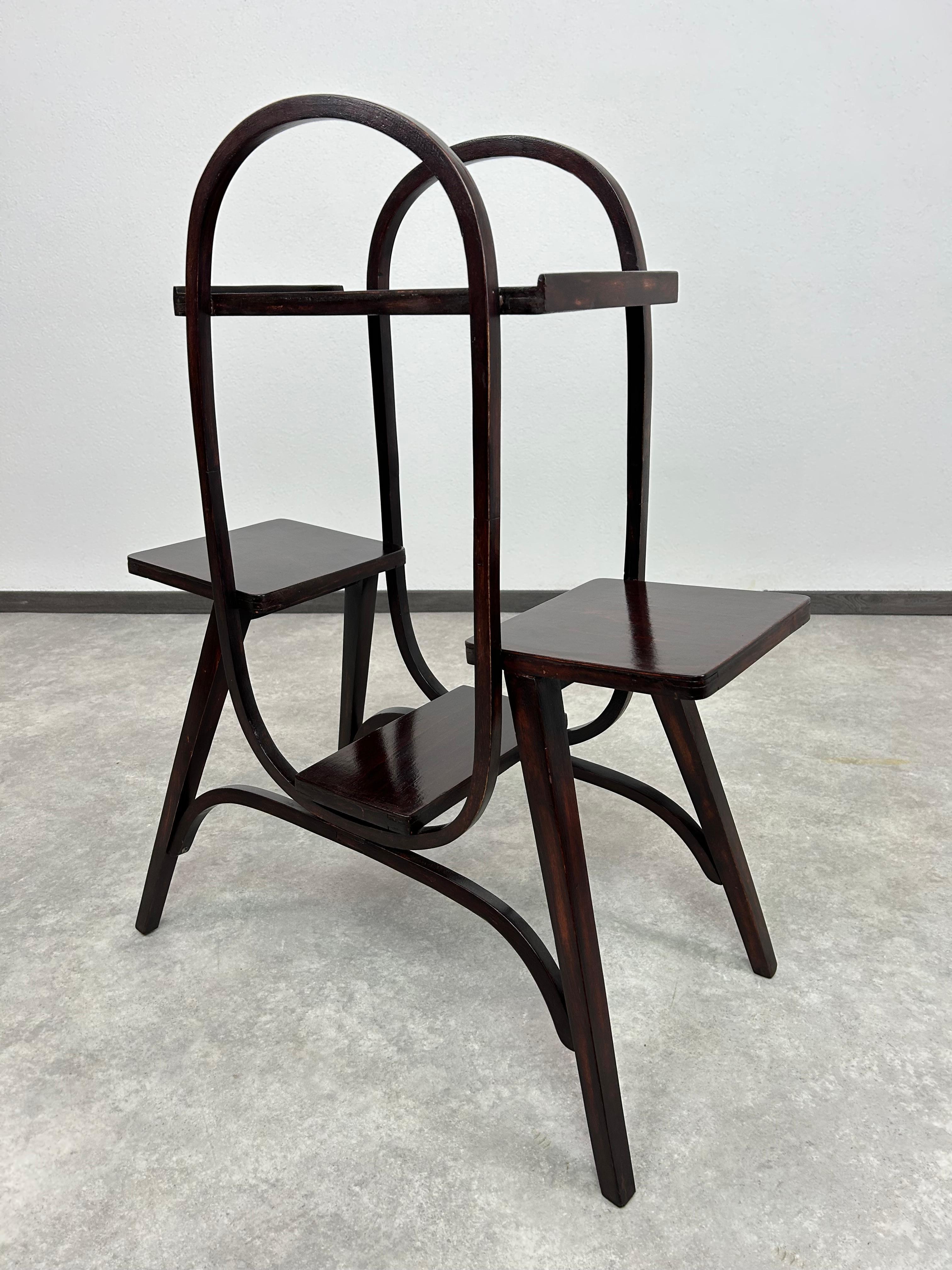 Inizio XX secolo Jugendstil plant stand by Thonet in vendita