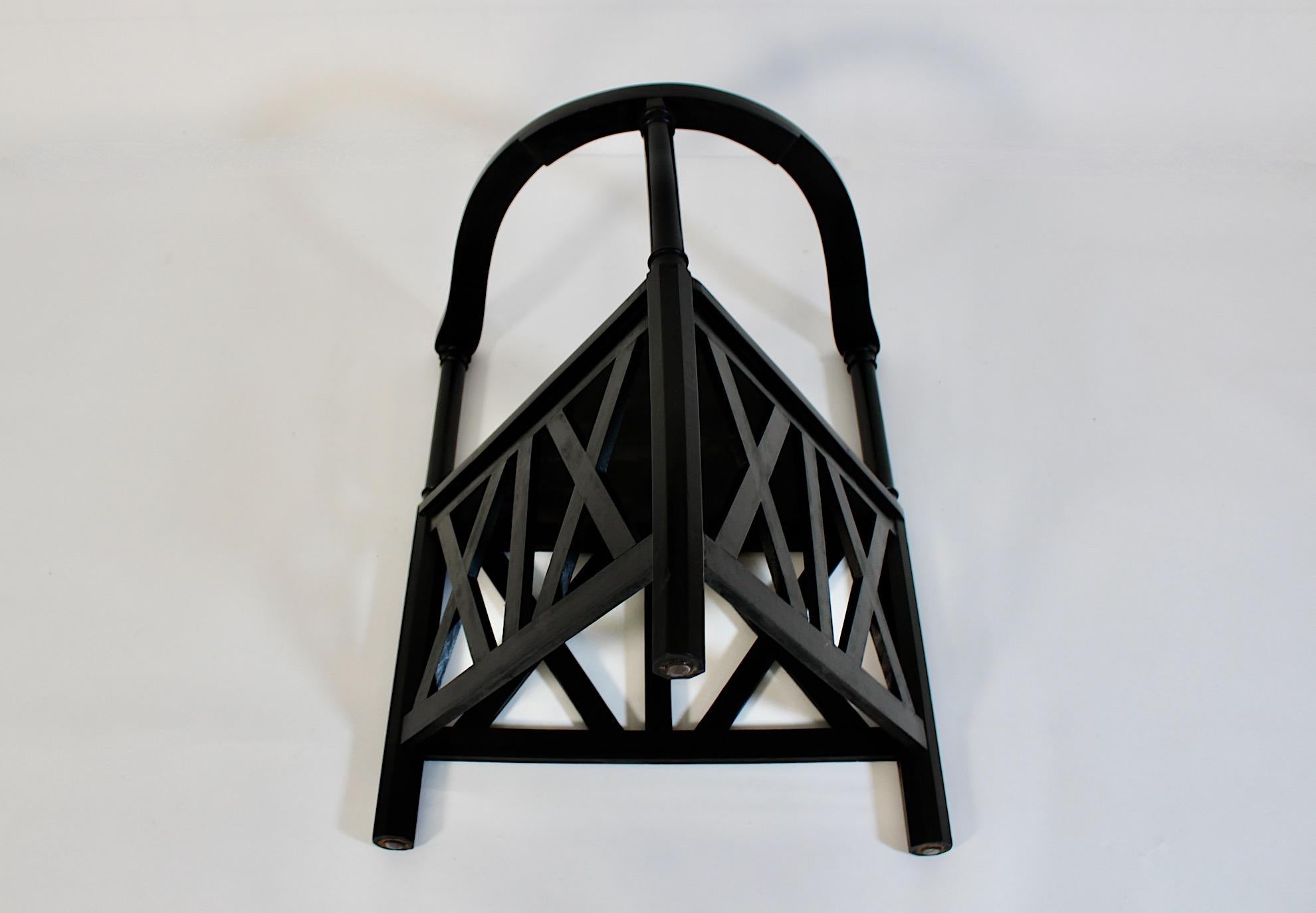 Secesión Jugendstil Cuatro sillones de haya negra Josef Hoffmann circa 1899 Viena en venta 2