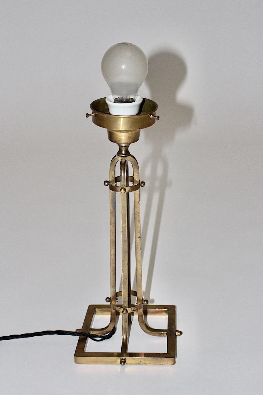 Lampe de table vintage en laiton et verre, style Jugendstil Secession Vienne, années 1950 en vente 5