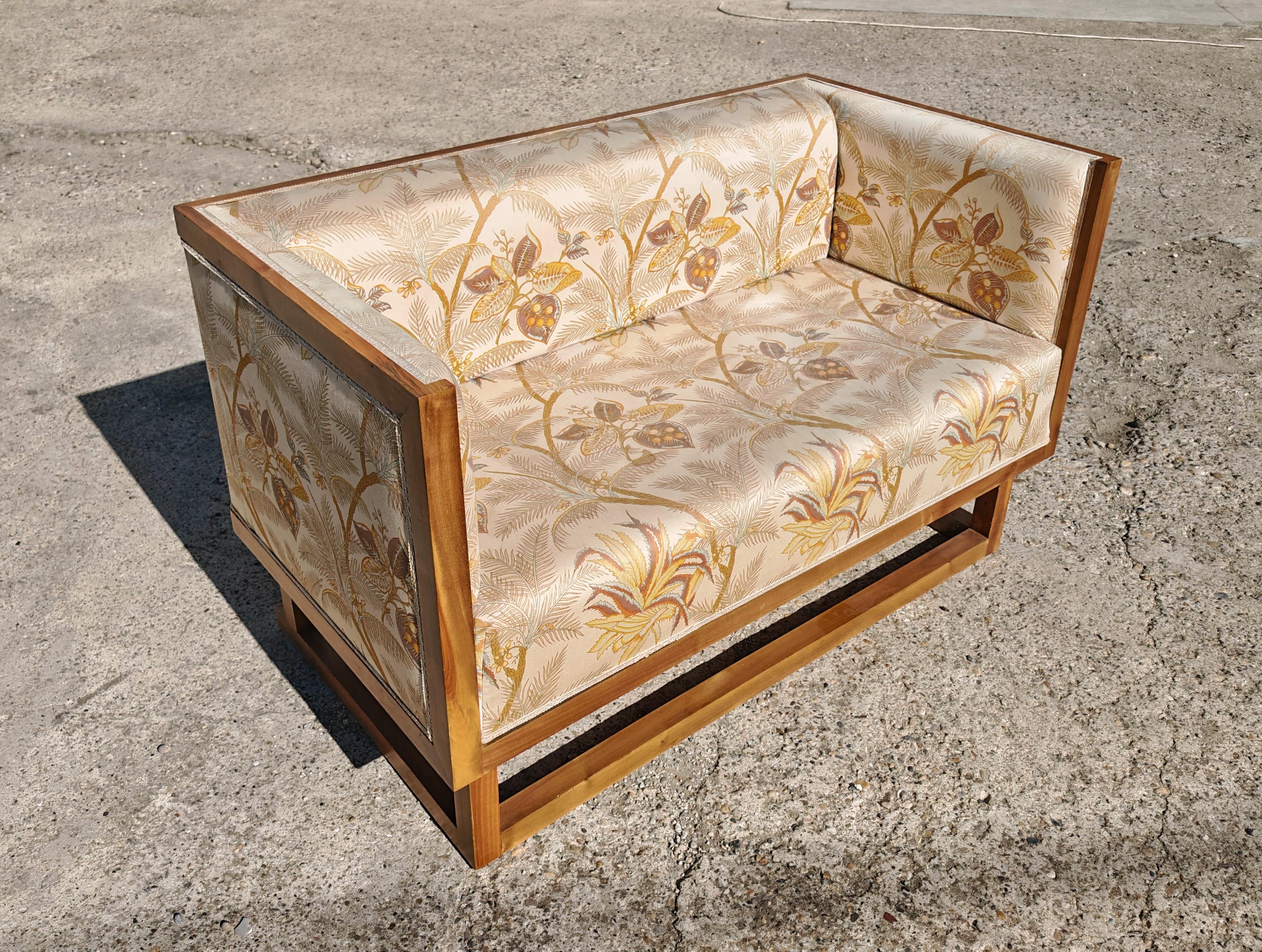 Jugendstil Settee by Josef Hoffmann in 1902, manufactured by Wittmann in 1980s In Good Condition For Sale In Beograd, RS