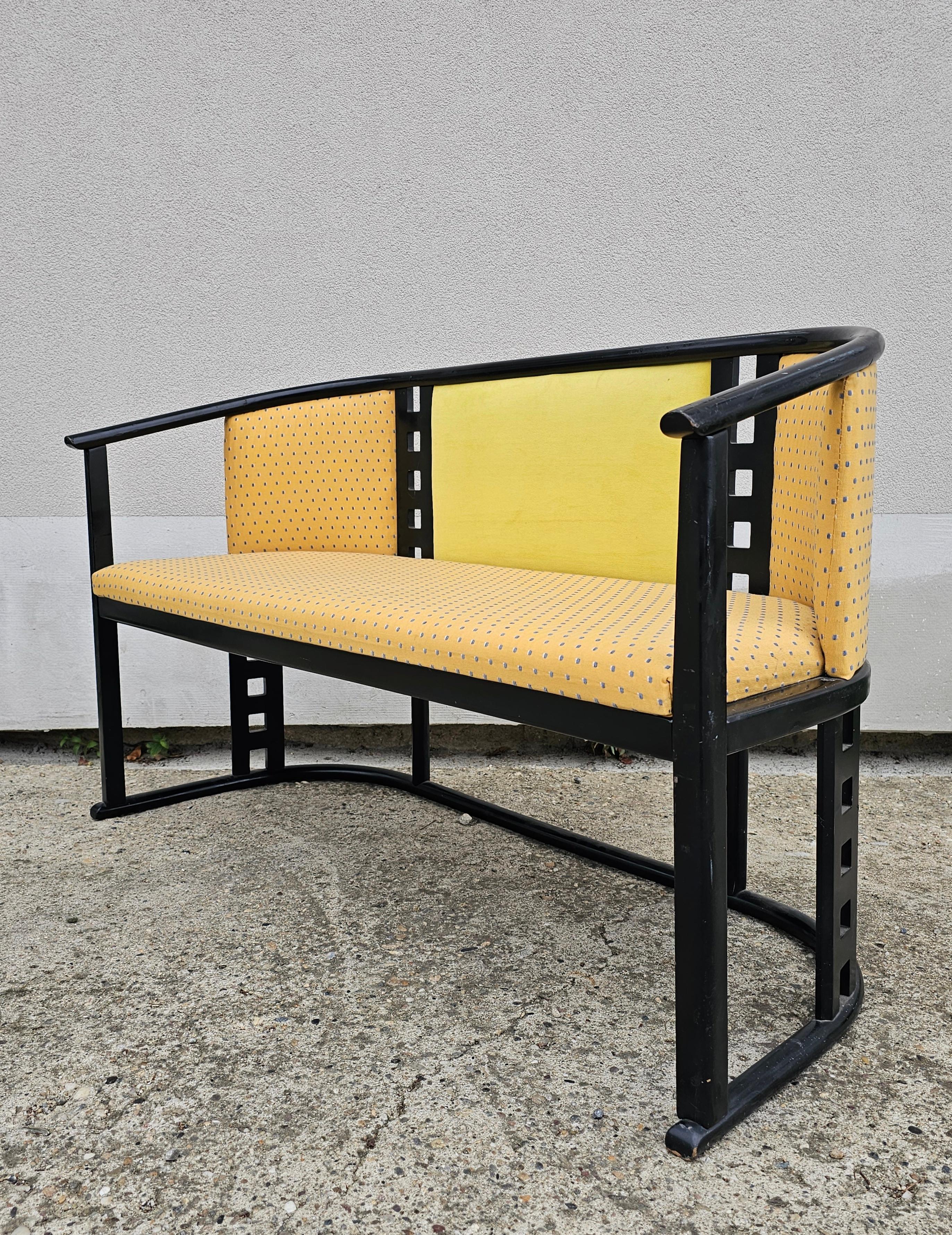 Divano Jugendstil disegnato nello stile di Josef Hoffmann, realizzato in legno di faggio in vendita 4
