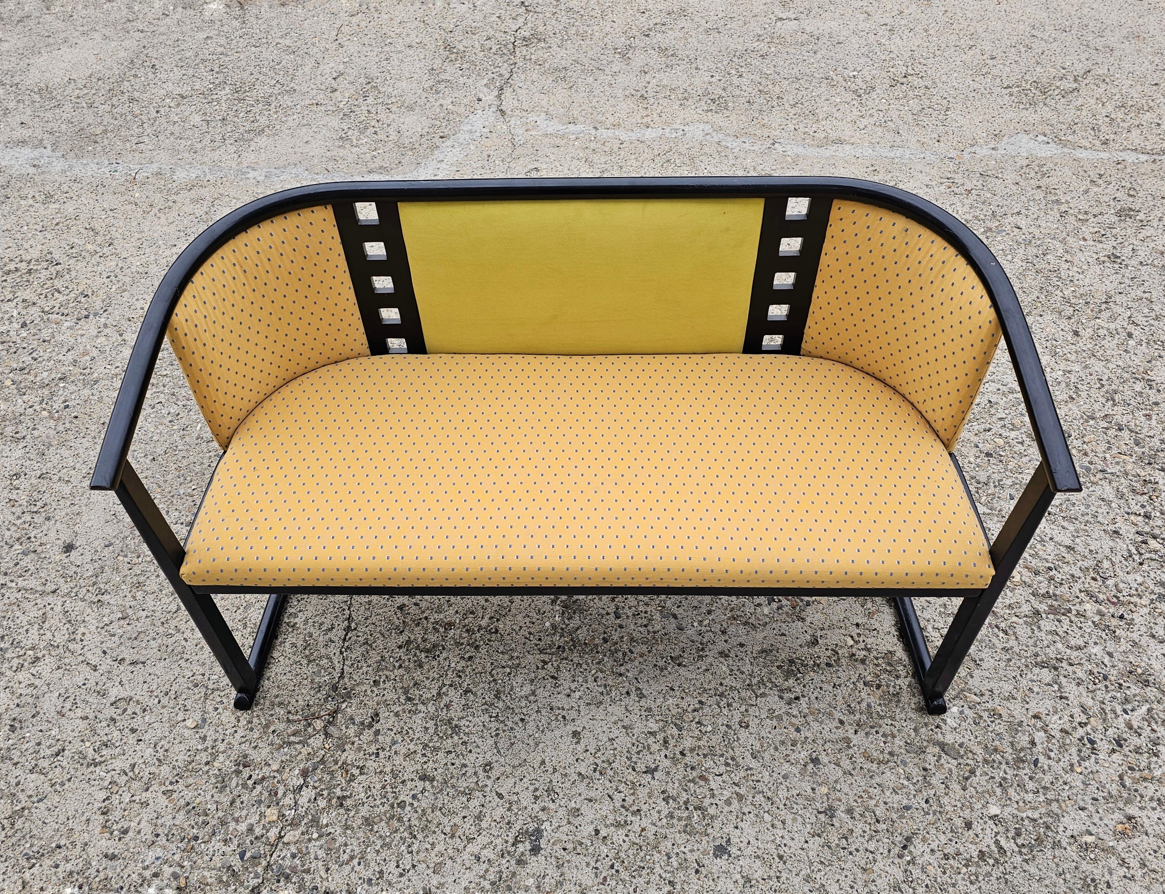 Divano Jugendstil disegnato nello stile di Josef Hoffmann, realizzato in legno di faggio in vendita 5