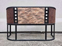 Divano Jugendstil disegnato nello stile di Josef Hoffmann, realizzato in legno di faggio