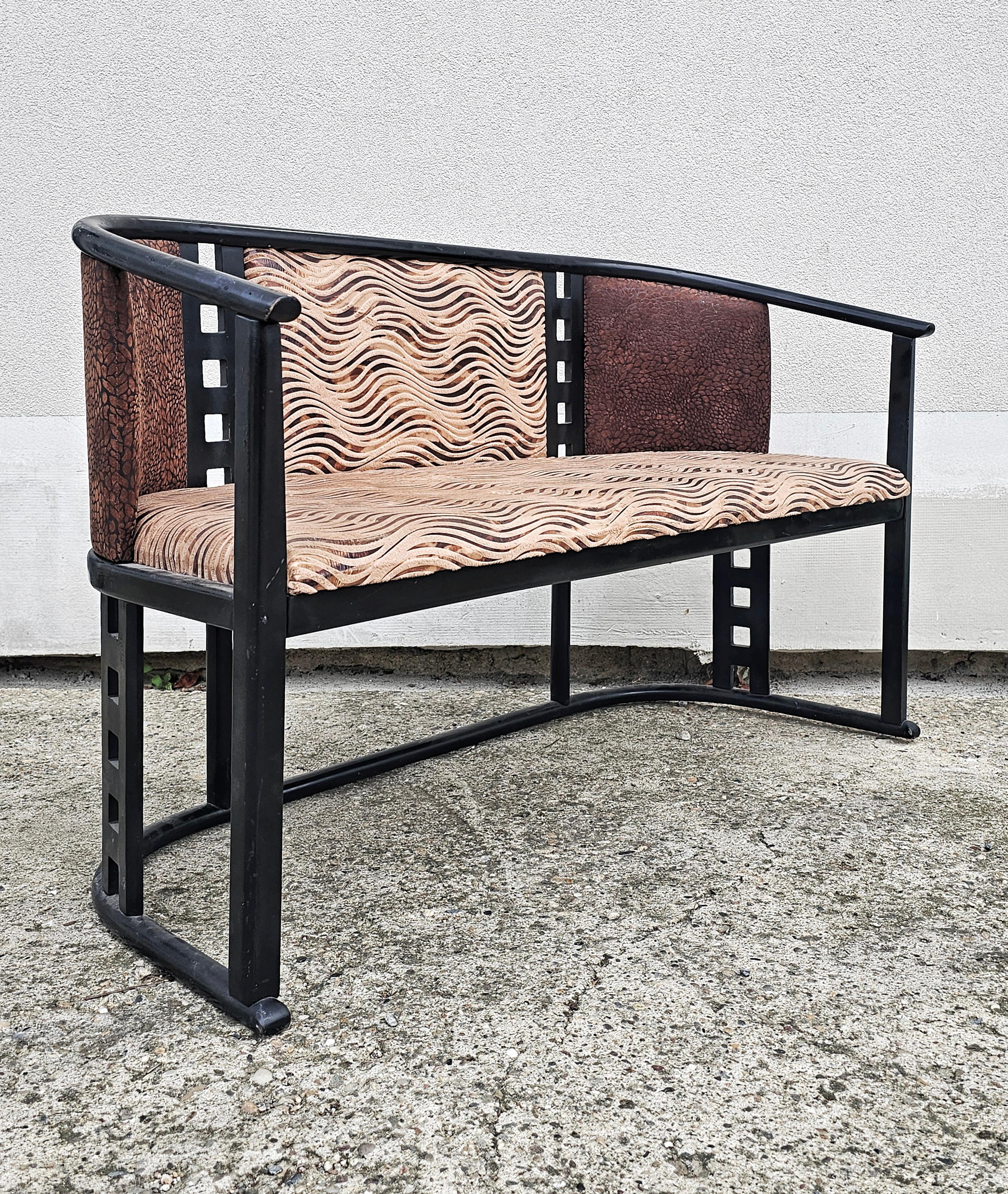 Early 20th Century Jugendstil Settee designed in style of Josef Hoffmann, done in beech bentwood For Sale