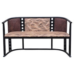 Divano Jugendstil disegnato nello stile di Josef Hoffmann, realizzato in legno di faggio