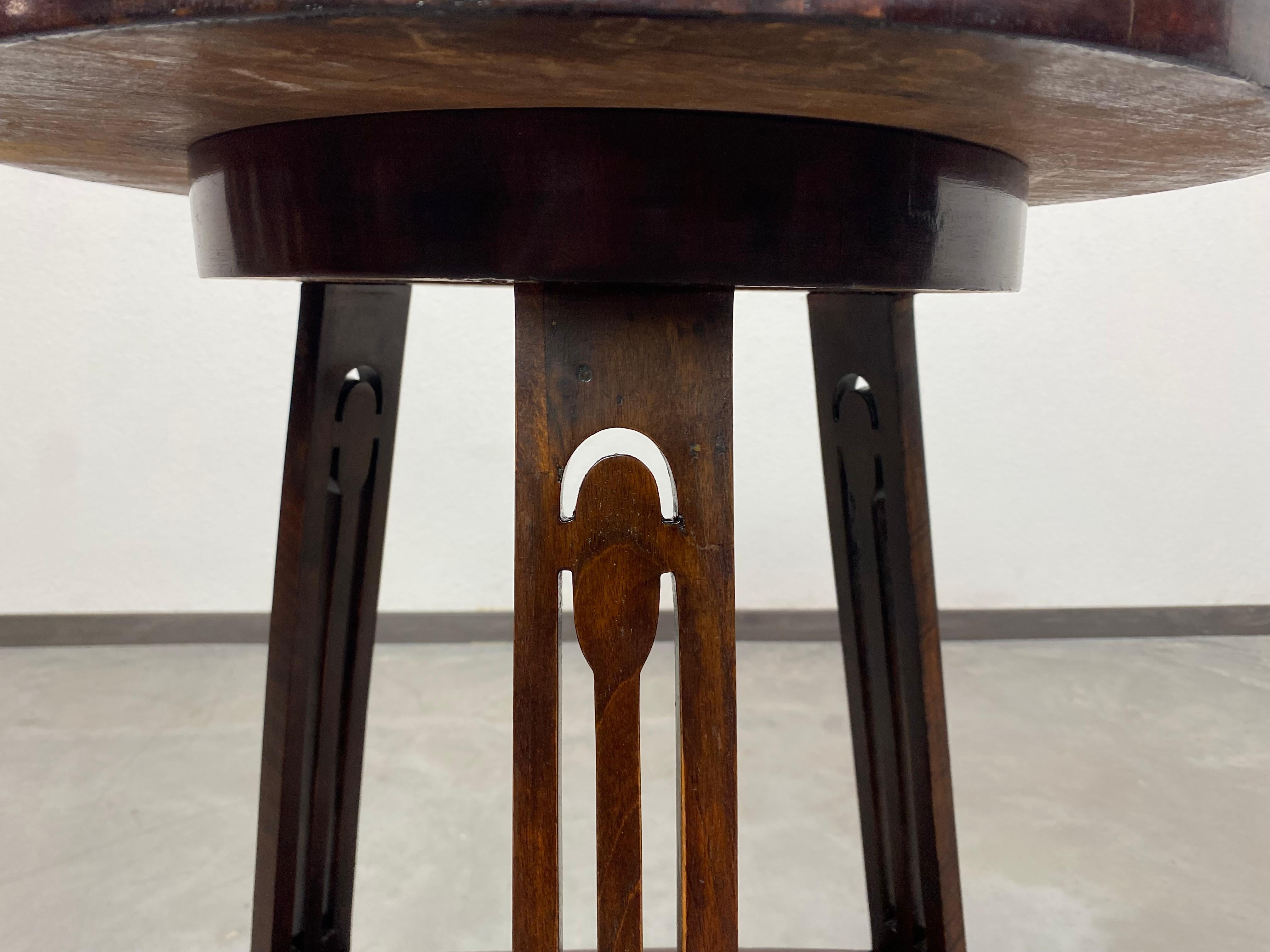 Jugendstil side table by Josph Maria Olbrich For Sale 2