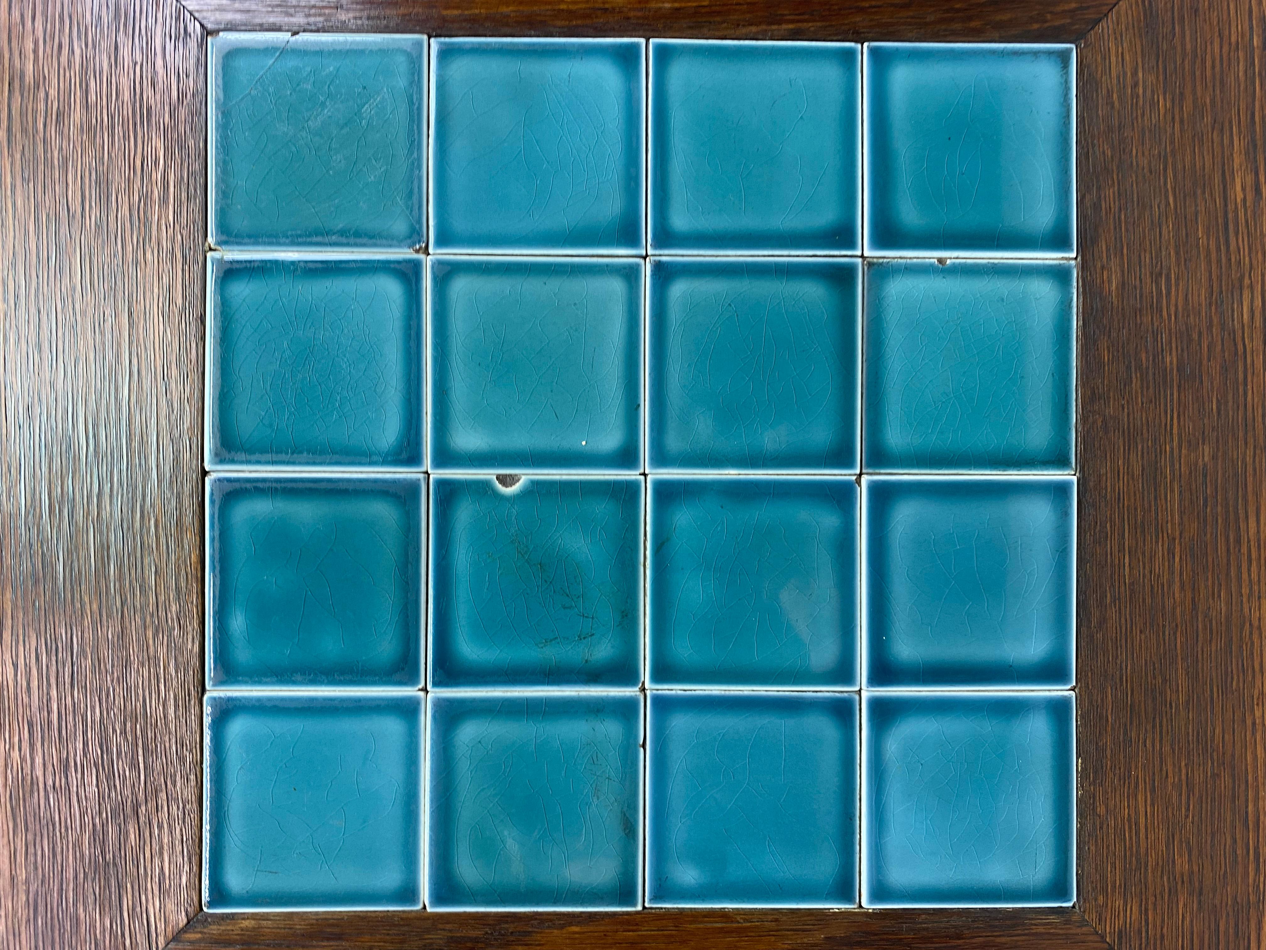 Ottone Tavolino Jugendstil con piano in piastrelle blu di Adolf Loos in vendita