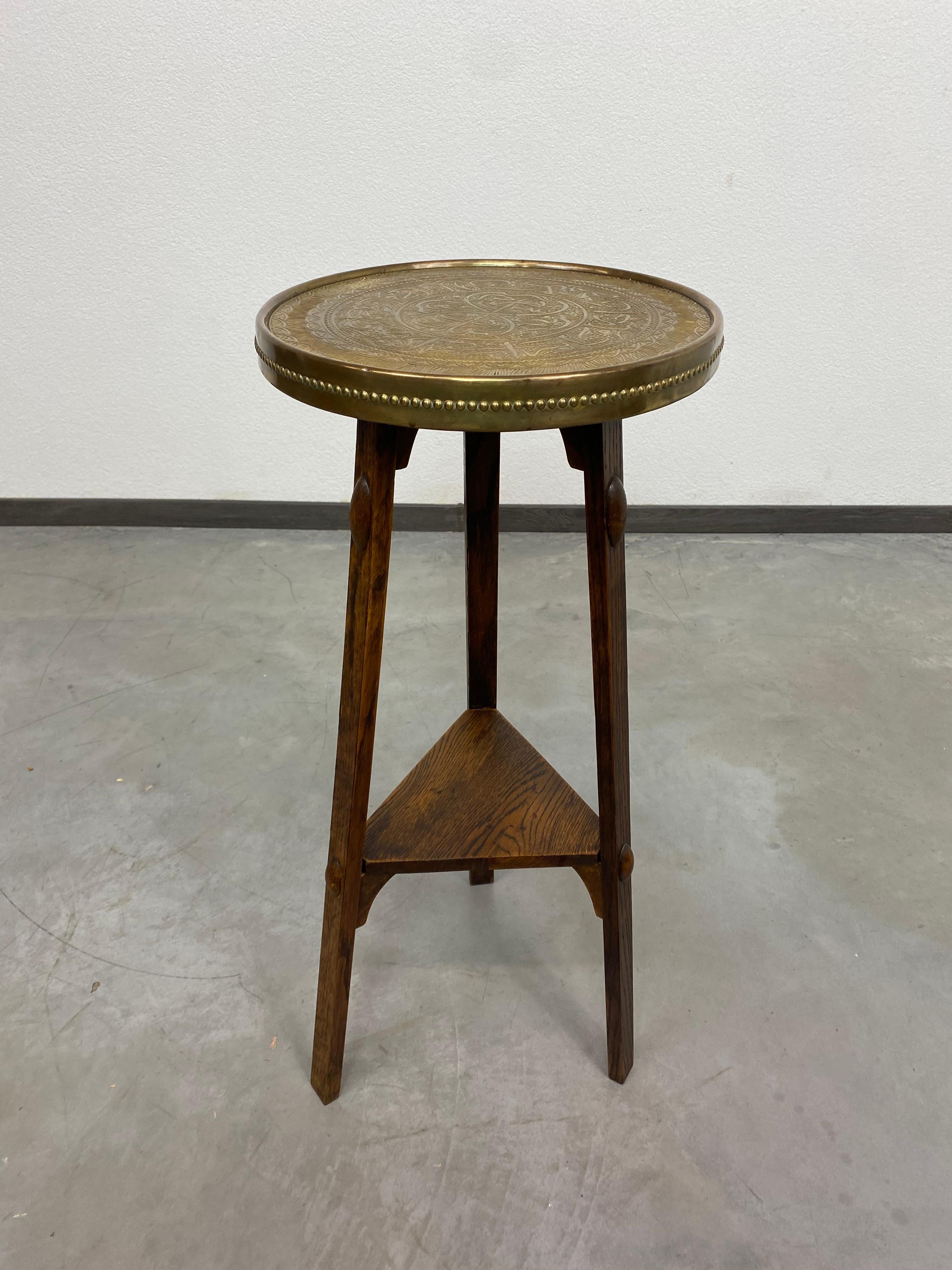 maria side table