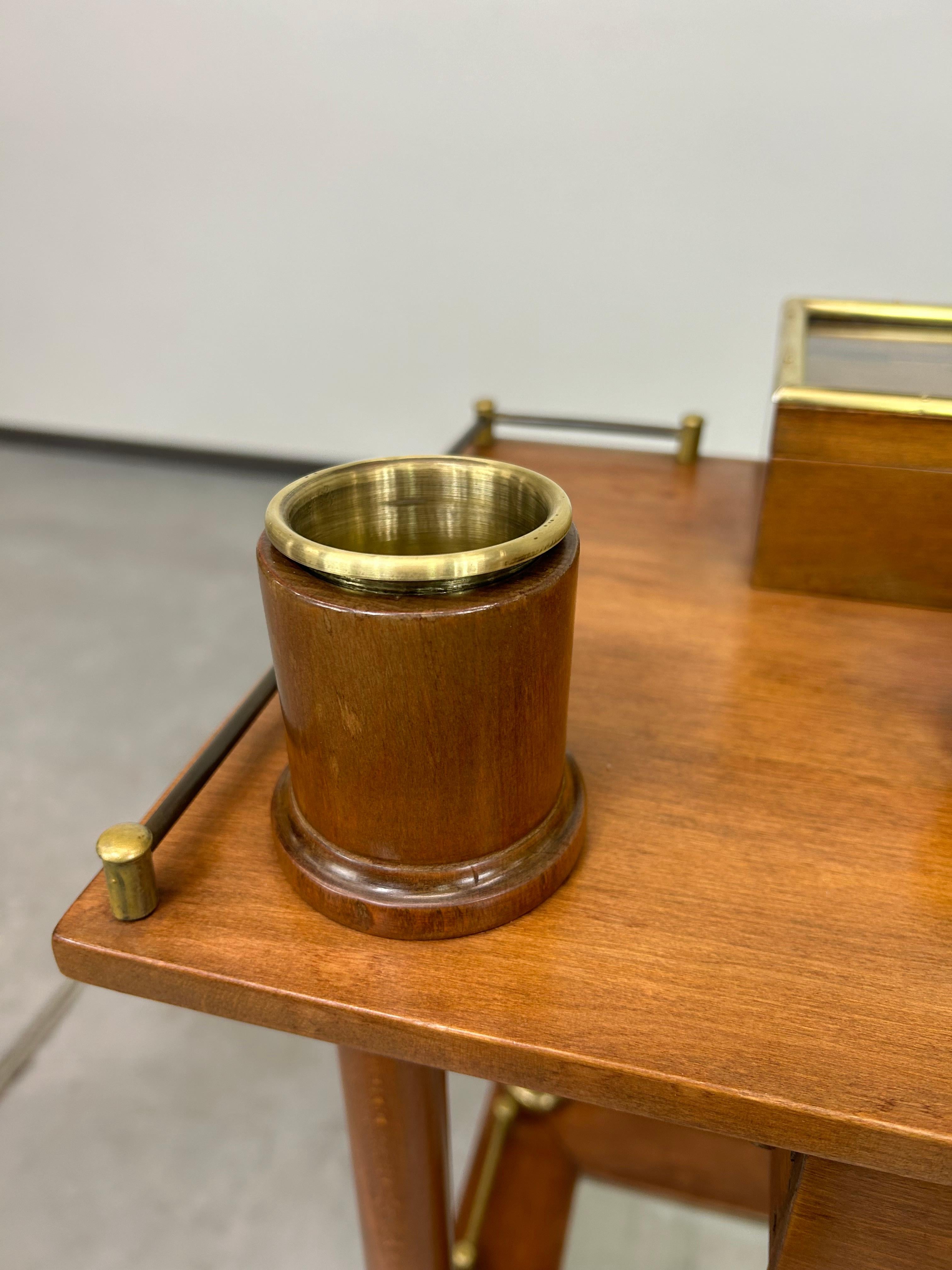Laiton Table d'appoint Jugendstil pour fumeurs en vente