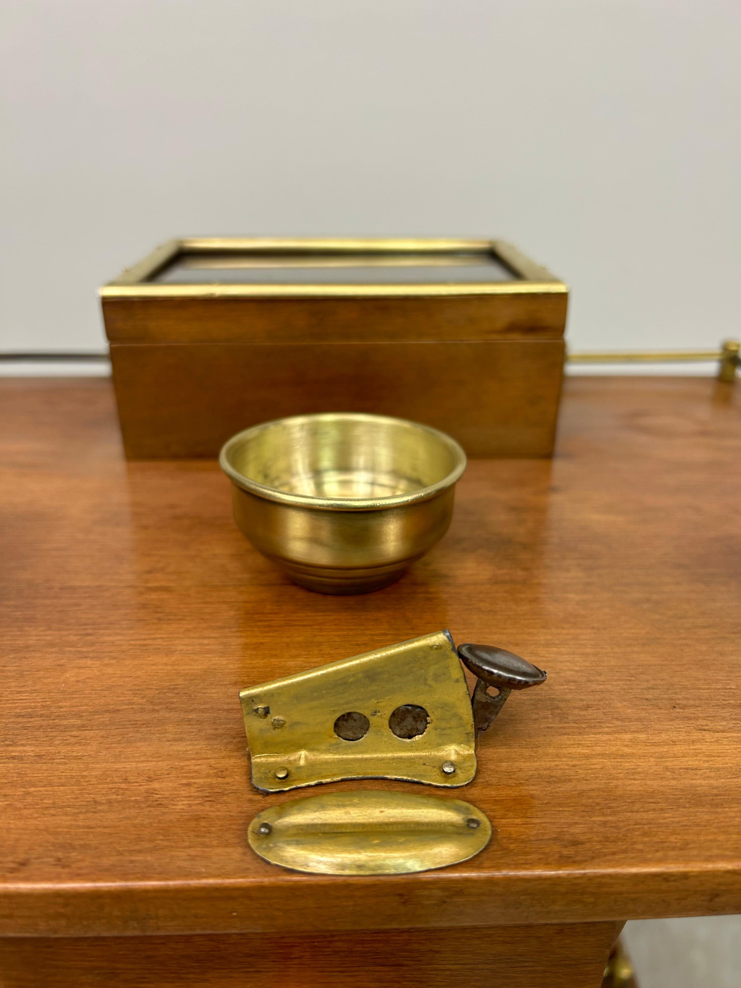 Table d'appoint Jugendstil pour fumeurs en vente 1