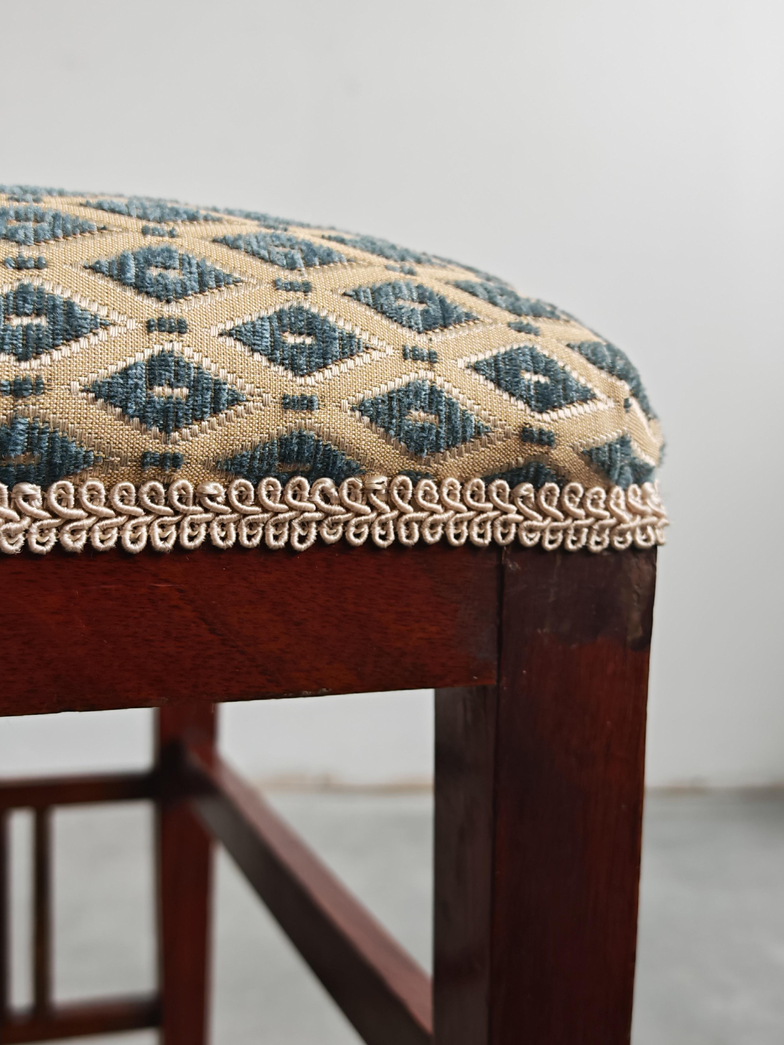 Tissu Tabouret Jugendstil en hêtre et acajou attr. à Otto Wagner, Autriche 1910s en vente