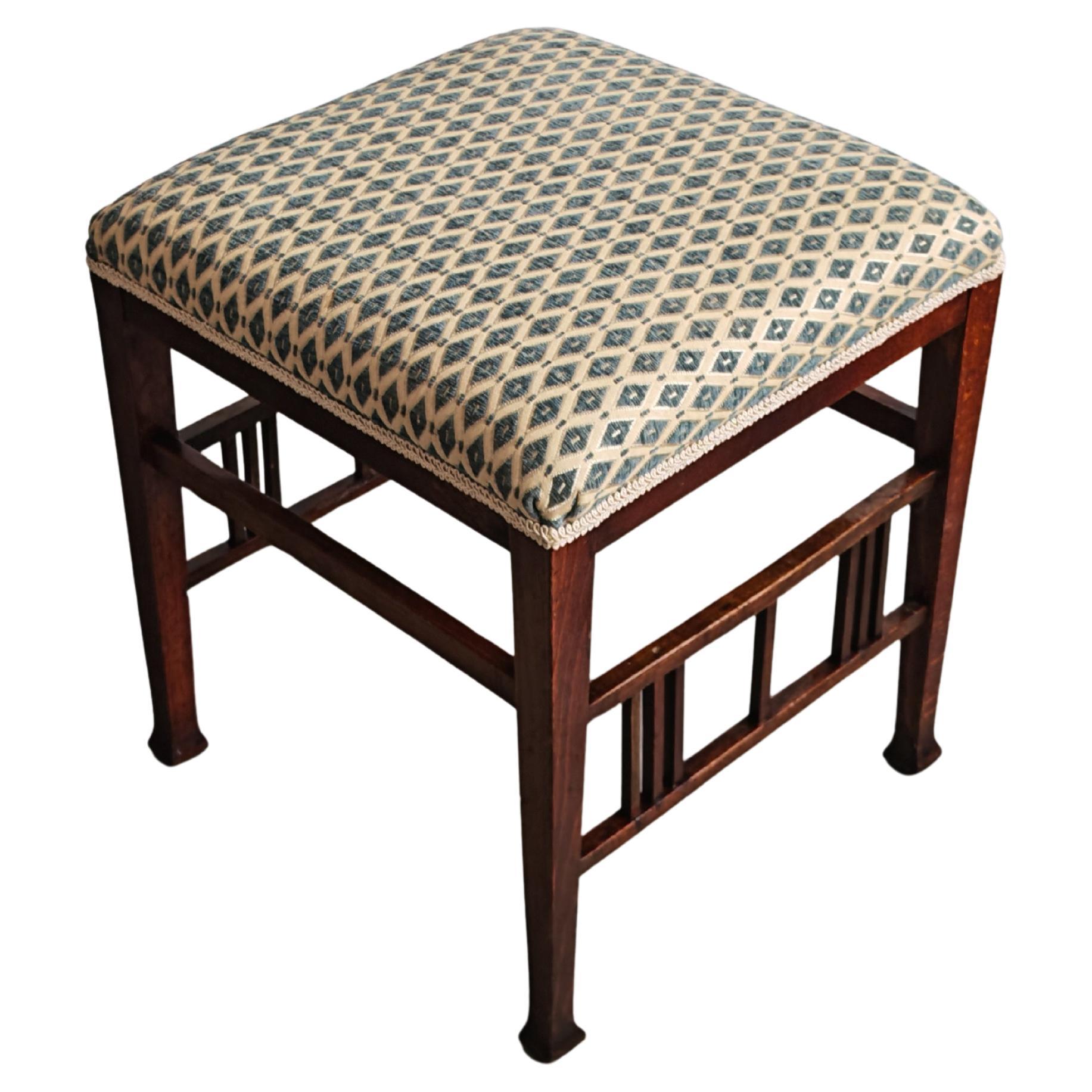 Taburete Jugendstil de haya y caoba attr. a Otto Wagner, Austria Década de 1910