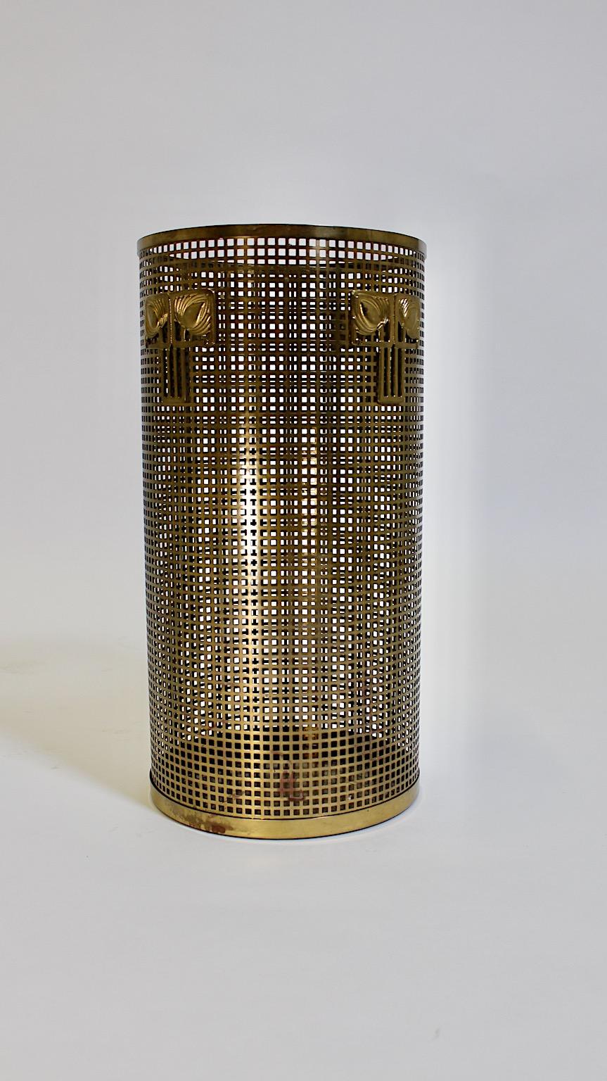 Jugendstil Style modern vintage umbrella stand or cane holder from brass 1970s Italy.
An amazing vintage umbrella stand or cane holder for your entryway or entrance made from brass in wonderful grid pattern with floral motifs 1970s Italy.
We love