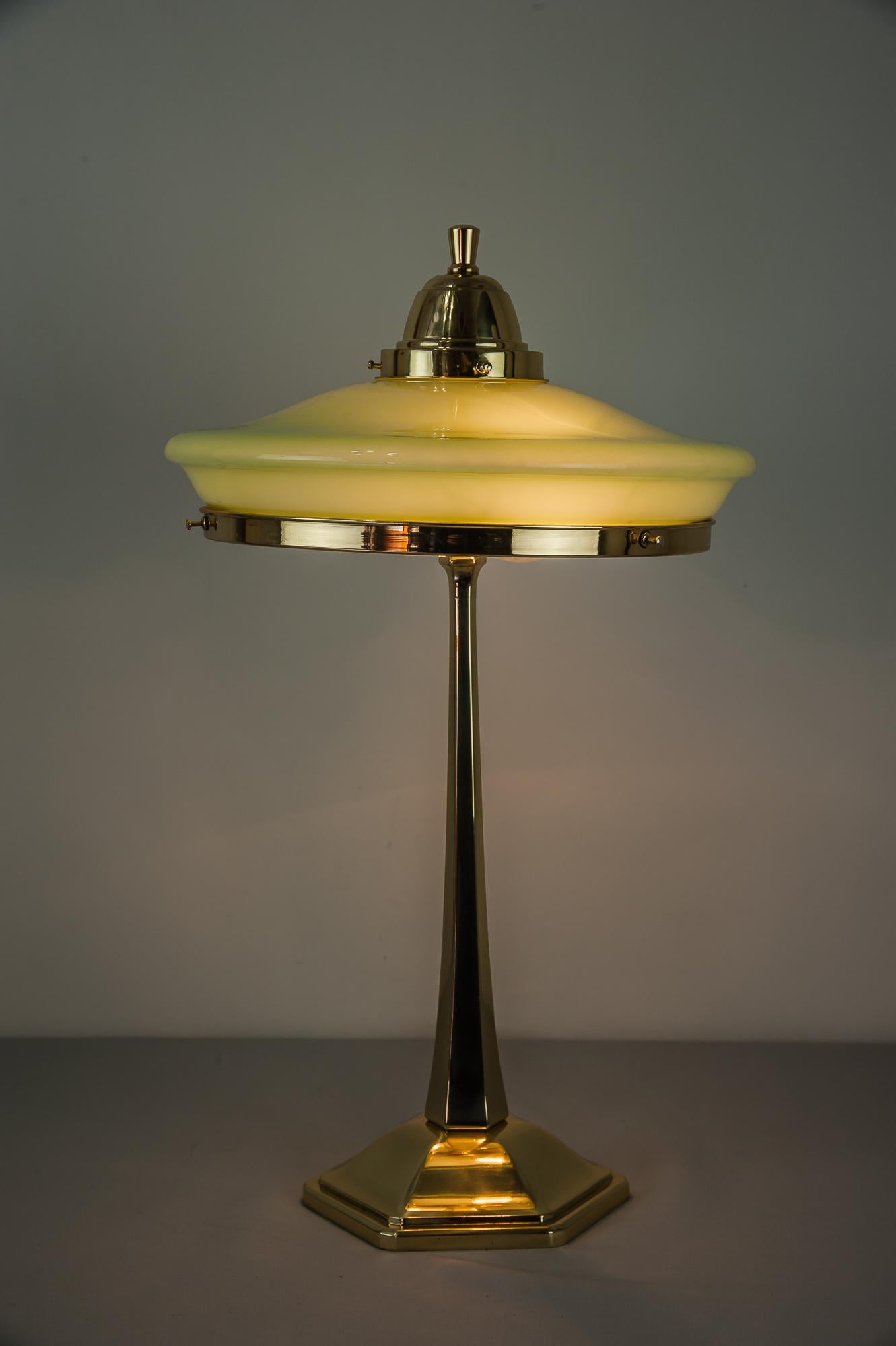 Jugendstil Table Lamp circa 1910s with Original Glass In Excellent Condition In Wien, AT