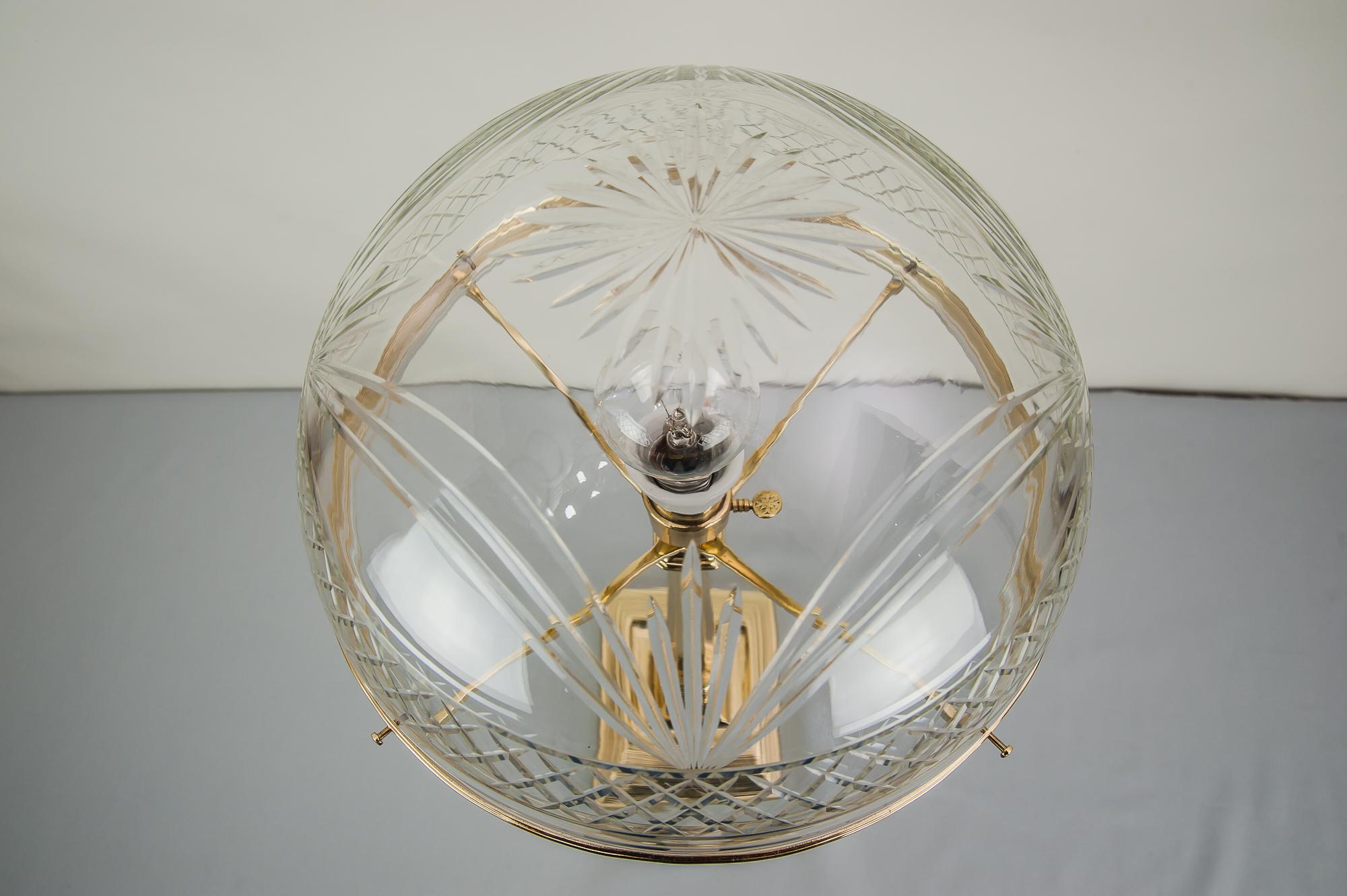 Jugendstil-Tischlampe Wien mit original geschliffenem Glasschirm:: 1909 (Frühes 20. Jahrhundert)