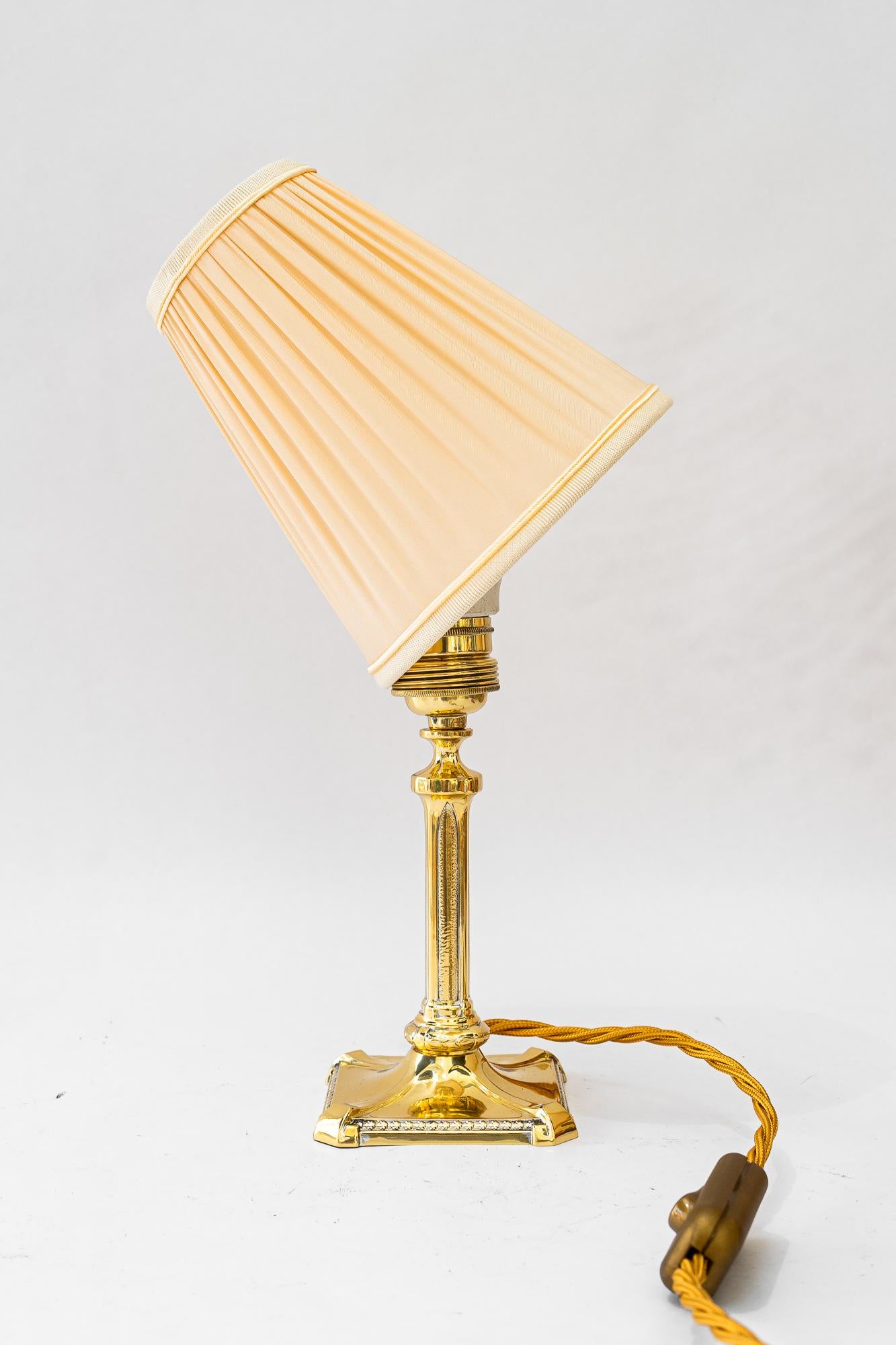 Laqué Lampe de table Jugendstil avec abat-jour en tissu vienne vers 1910 en vente