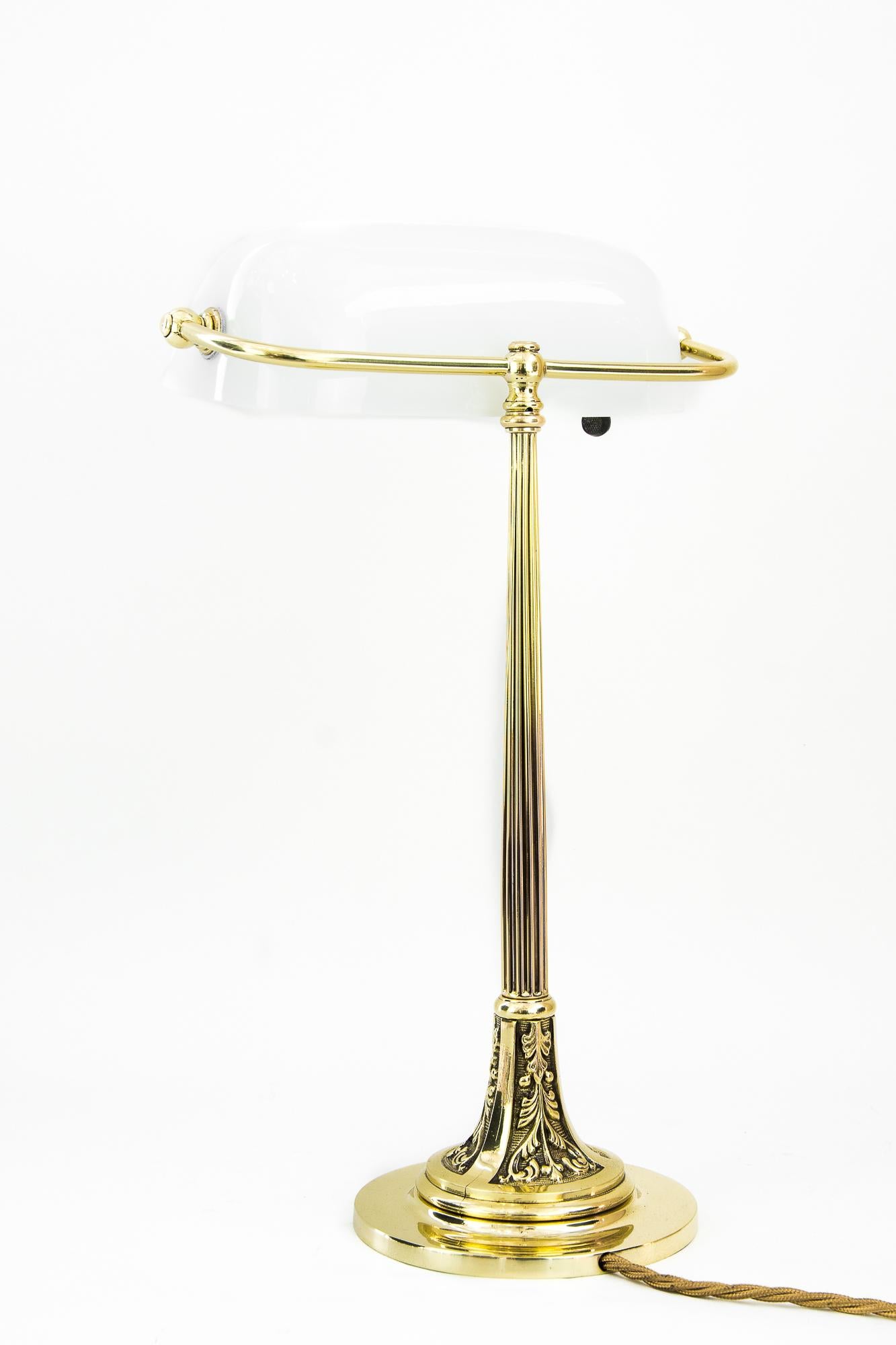 Lampe de table Jugendstil avec abat-jour en verre neuf, Vienne, vers 1908 Bon état - En vente à Wien, AT