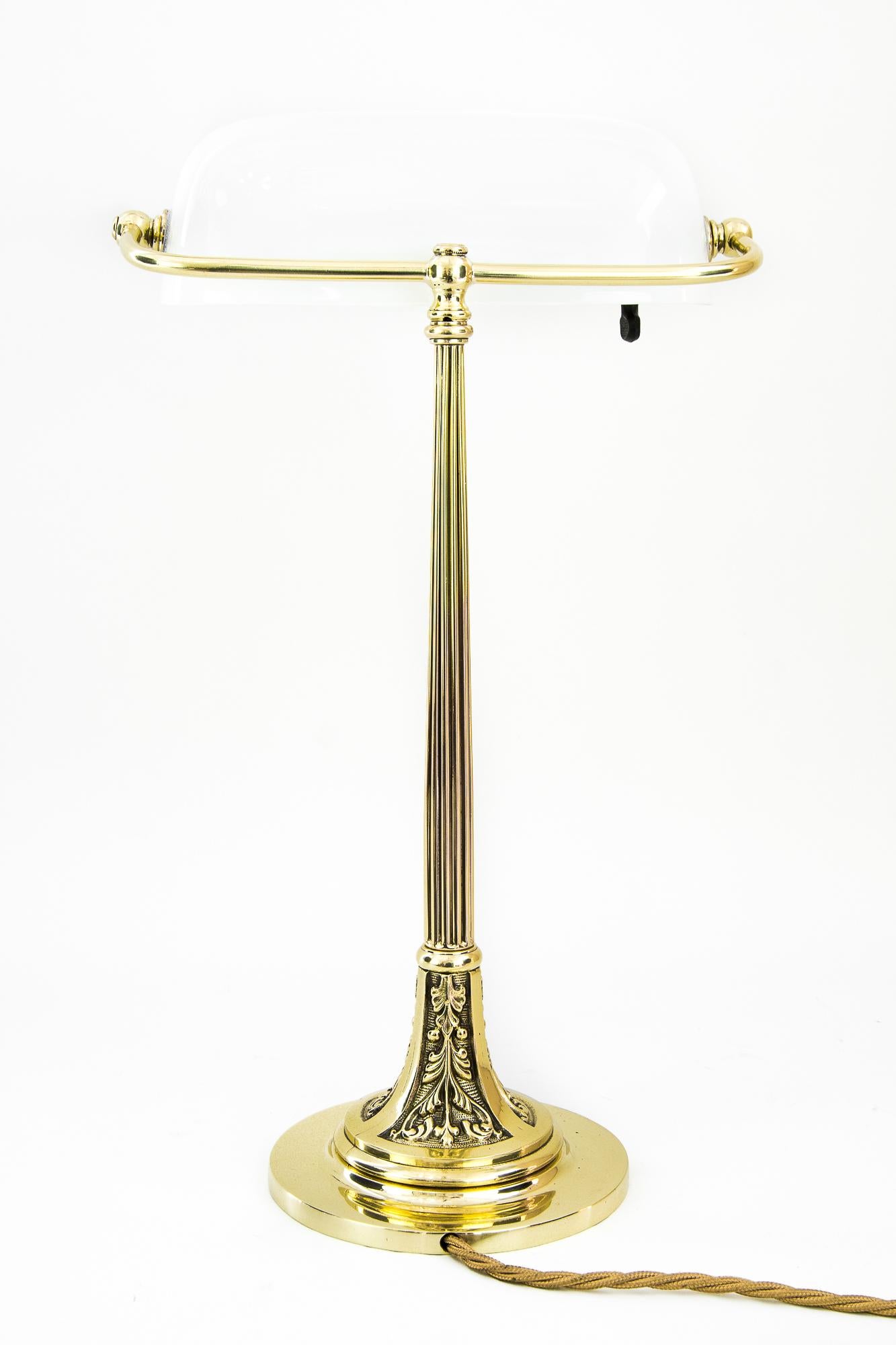 Lampe de table Jugendstil avec abat-jour en verre neuf, Vienne, vers 1908 en vente 1