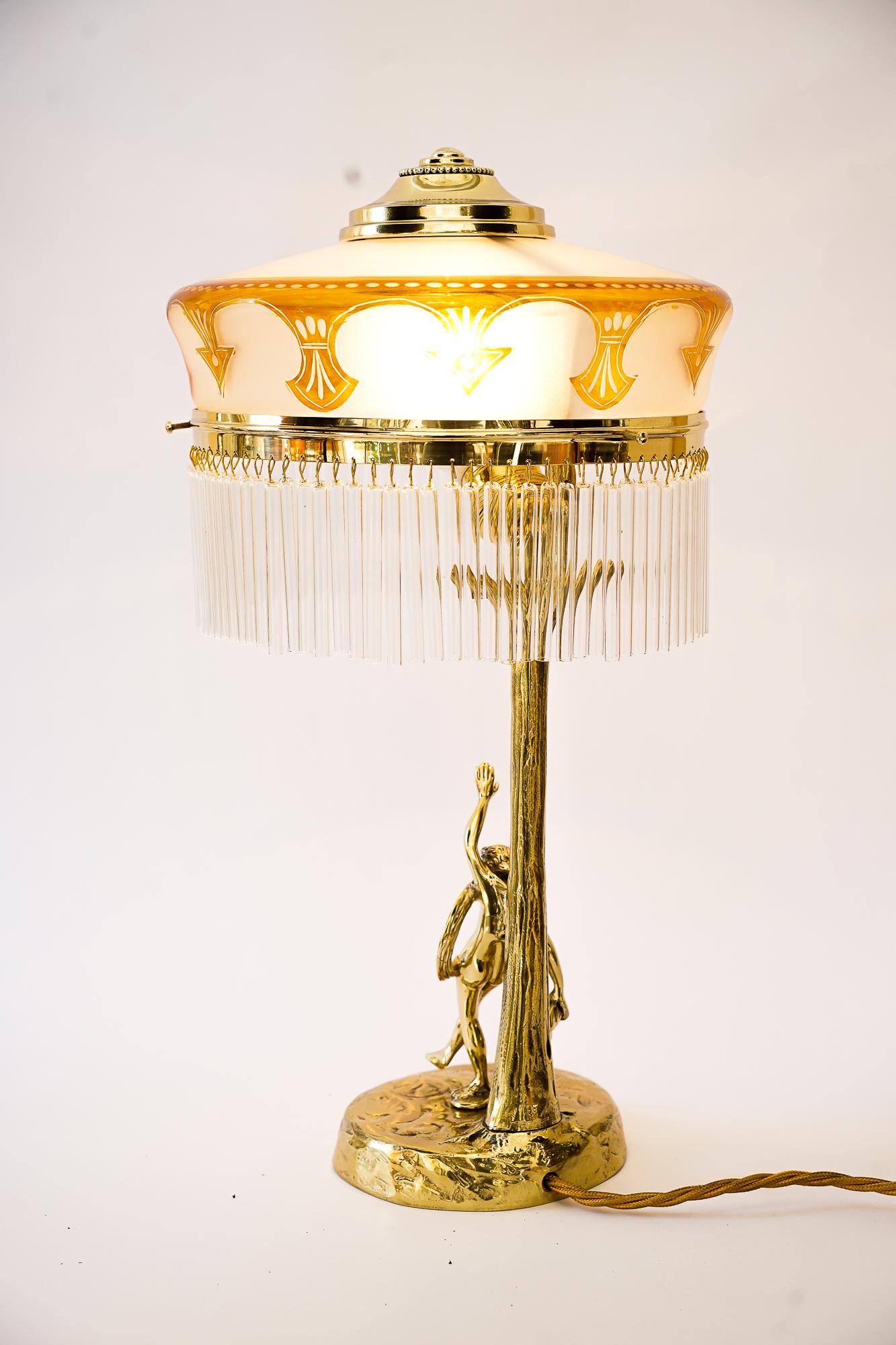 Lampe de bureau Jugendstil avec abat-jour en verre antique d'origine viennois, années 1910 en vente 12