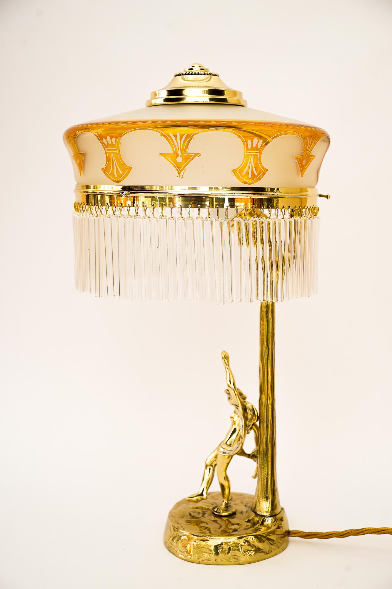 Jugendstil-Tischlampe mit originalem antikem Glasschirm Vienna aus den 1910er Jahren (Lackiert) im Angebot