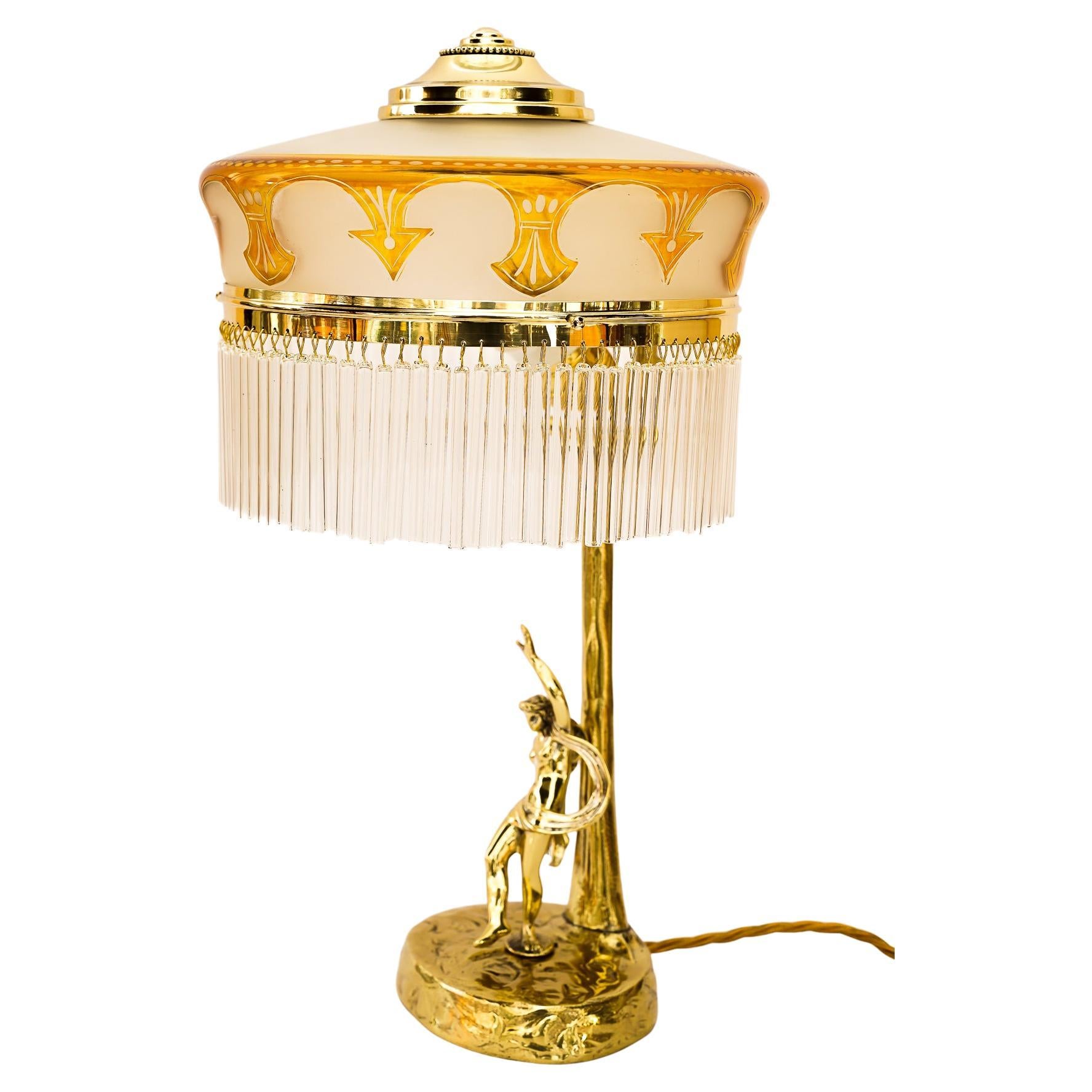 Jugendstil-Tischlampe mit originalem antikem Glasschirm Vienna aus den 1910er Jahren im Angebot
