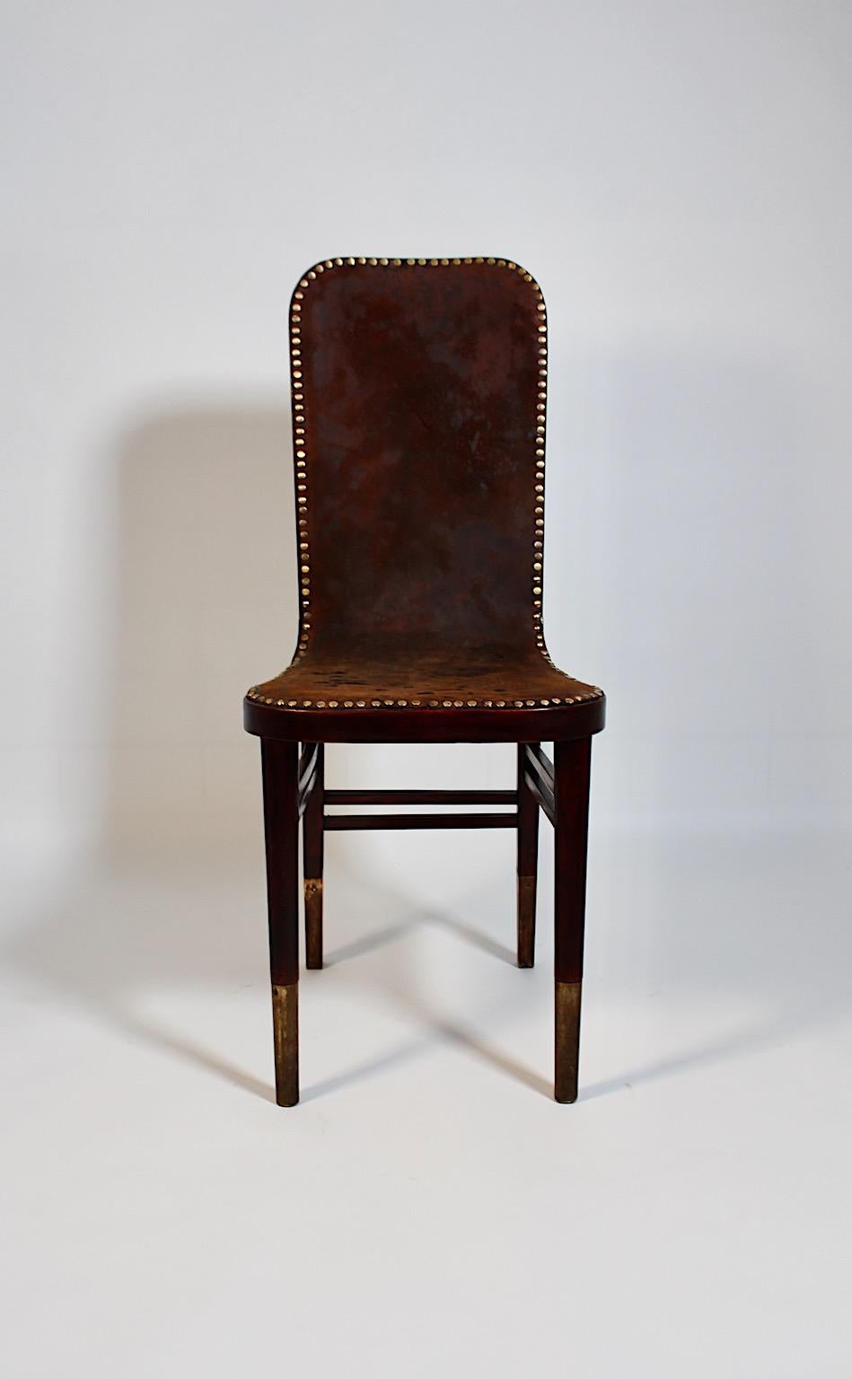 Jugendstil Vintage Authentic Side Chair Slipper Chair Desk Chair Model No. 405 by Joseph Urban for Gebrüder Thonet circa 1903, Vienna.
A wonderful chair or side chair from stained beech and straight covered leather on seat on back designed by Joseph
