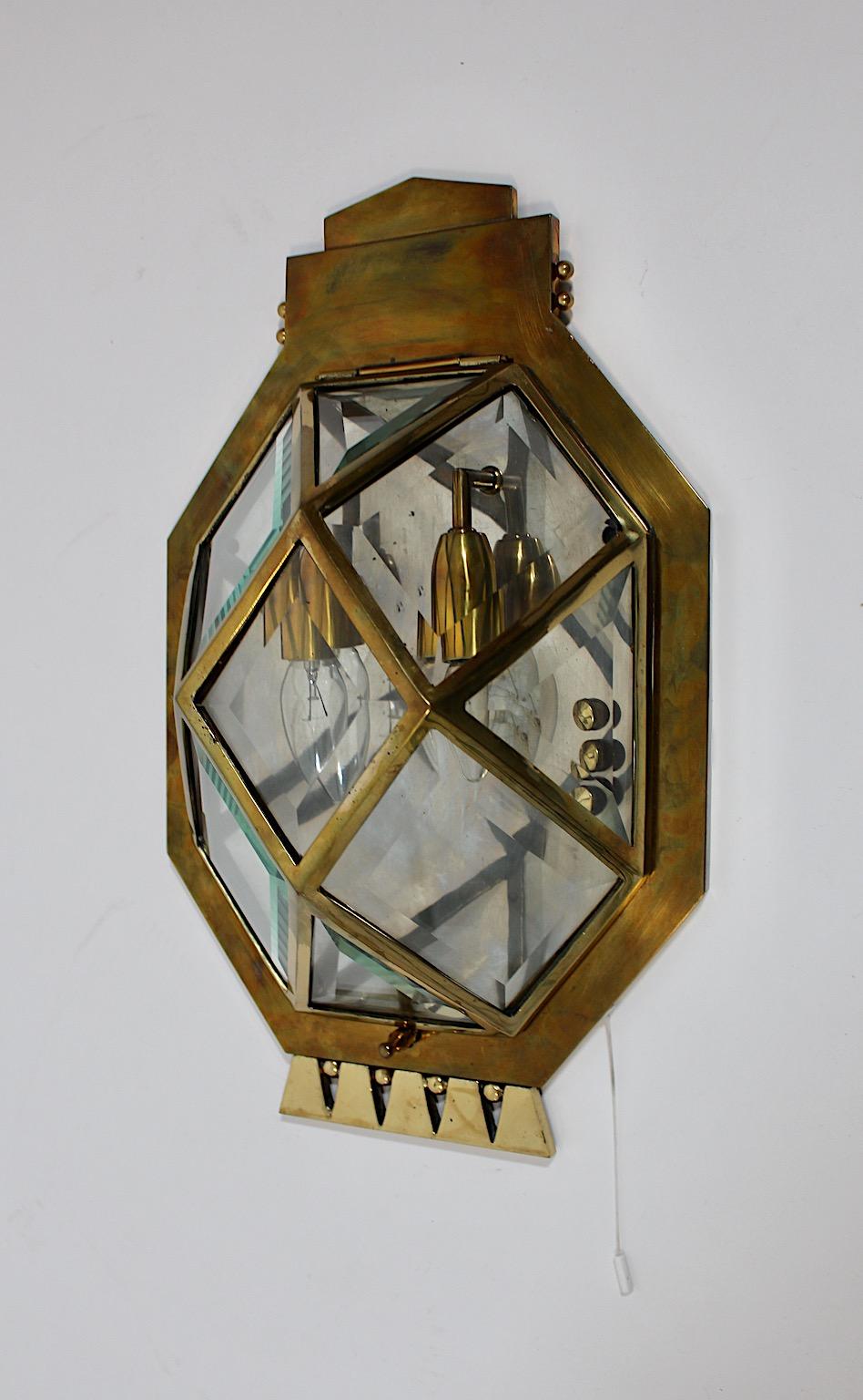 Jugendstil Vintage Geometric Sconce Wall Light Brass Glass circa 1910 Vienna For Sale 6