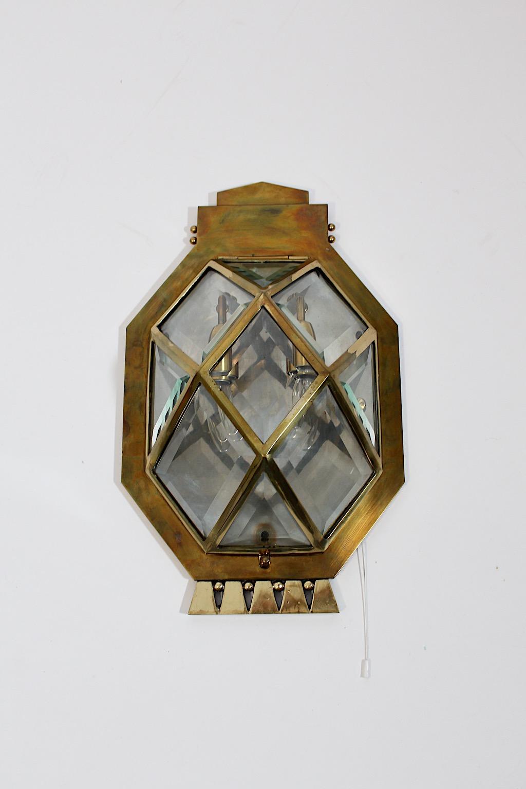 Jugendstil Vintage Geometric Sconce Wall Light Brass Glass circa 1910 Vienna For Sale 7