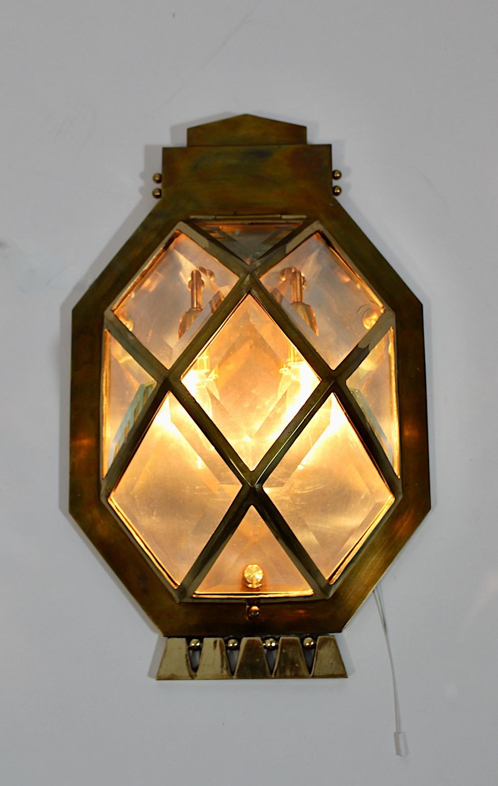 Jugendstil Vintage Geometric Sconce Wall Light Brass Glass circa 1910 Vienna For Sale 8